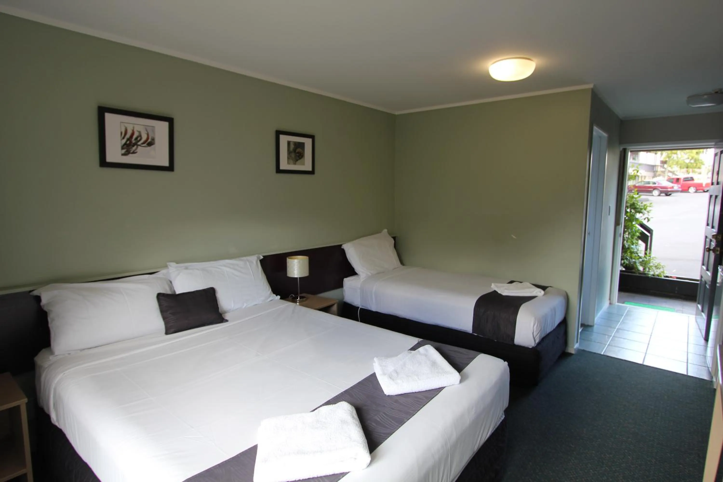 Living room in Motel 80