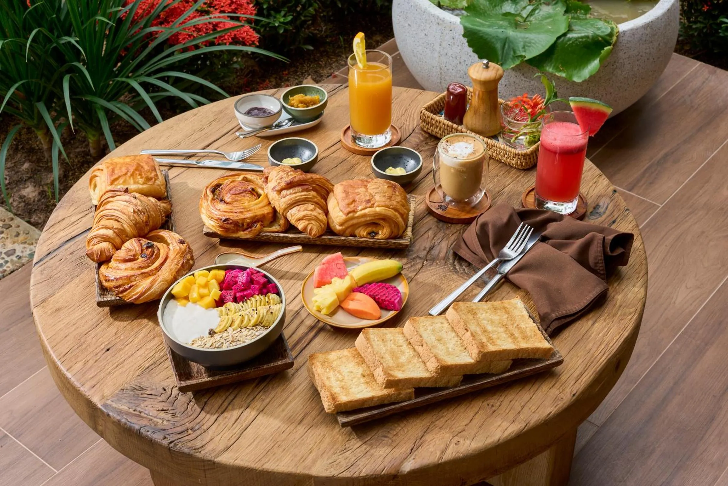 Breakfast in Samanea Beach Resort & Spa