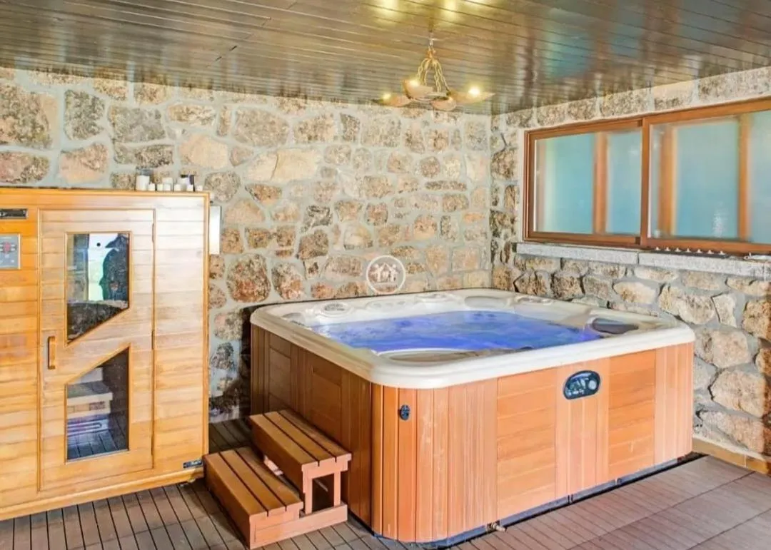 Spa and wellness centre/facilities in La Pedriza LA CASA DEL GALAPAGAR