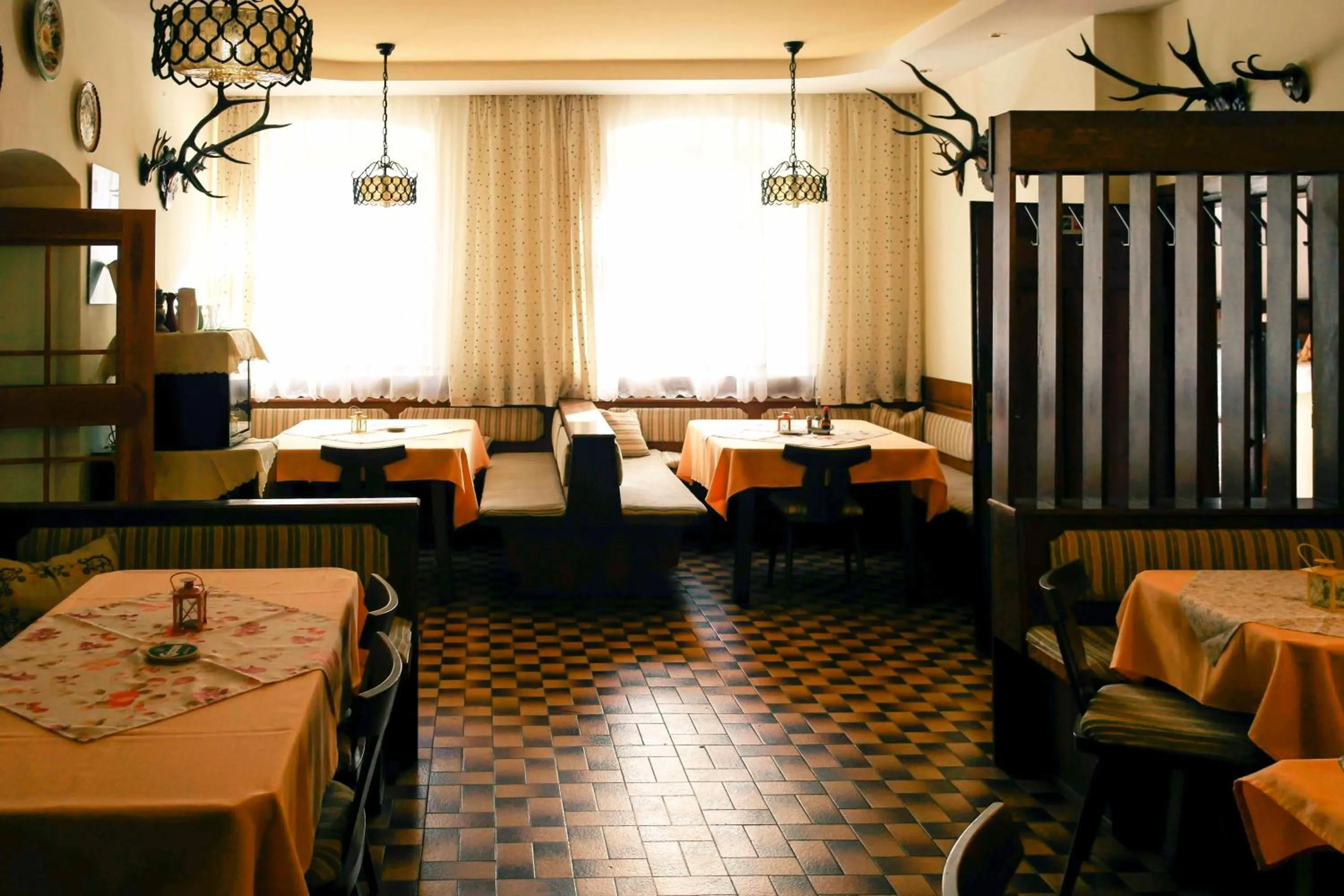 Restaurant/places to eat in Gasthof Zeiser