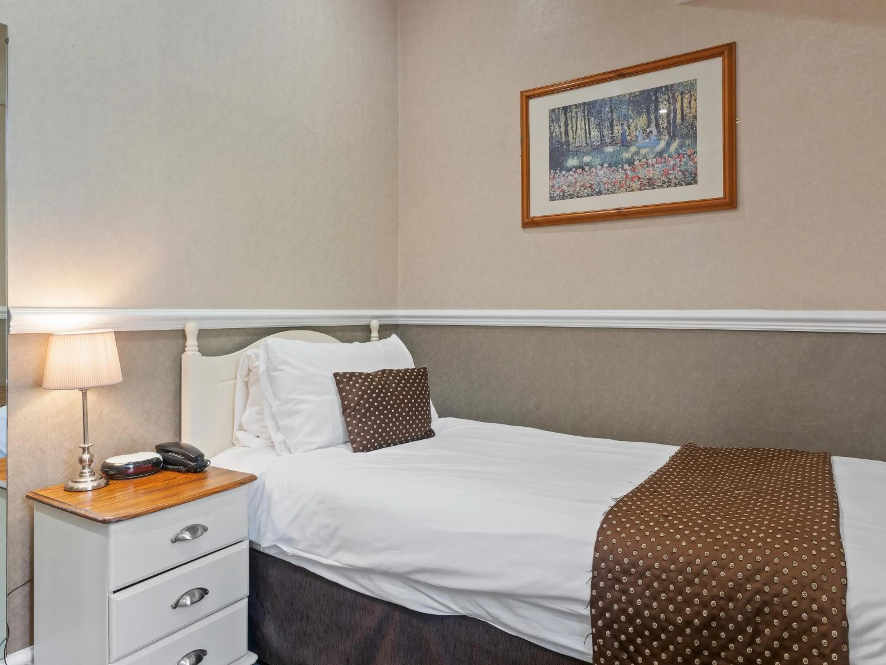 Bed in Higher Trapp Hotel