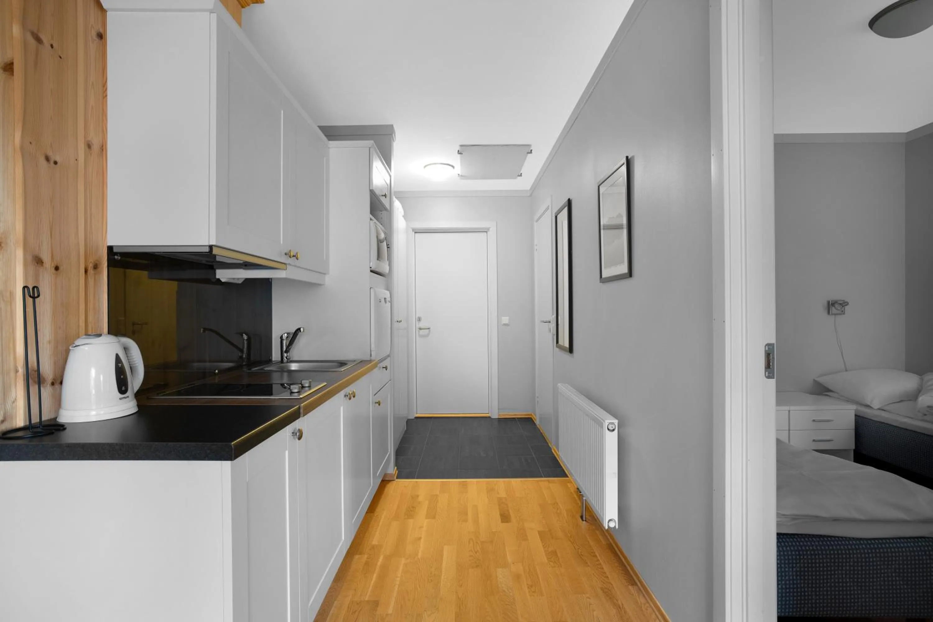 Kitchen or kitchenette, Bed in Smuksjøseter Fjellstue