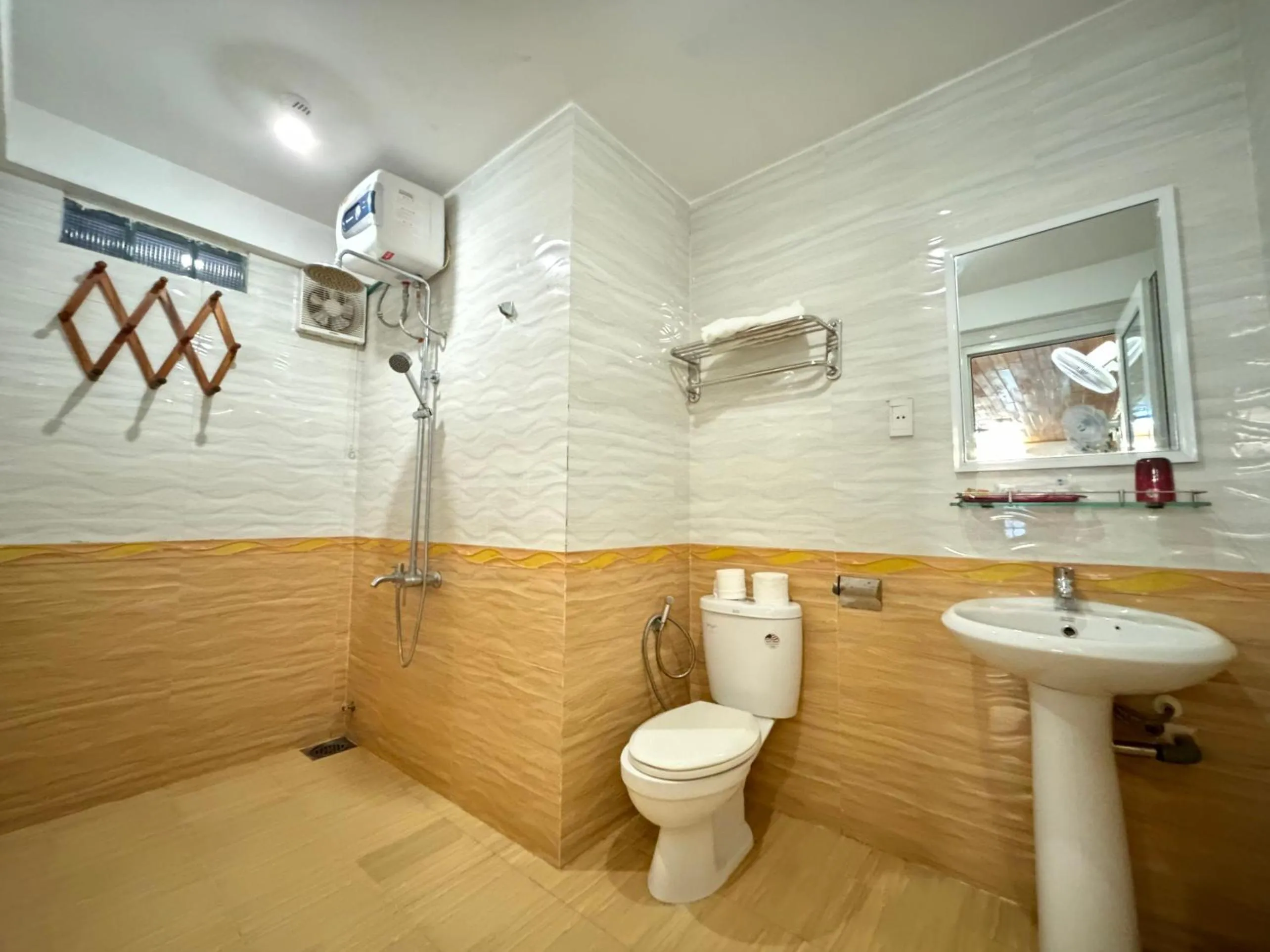 Shower in Red House Homestay - Villa