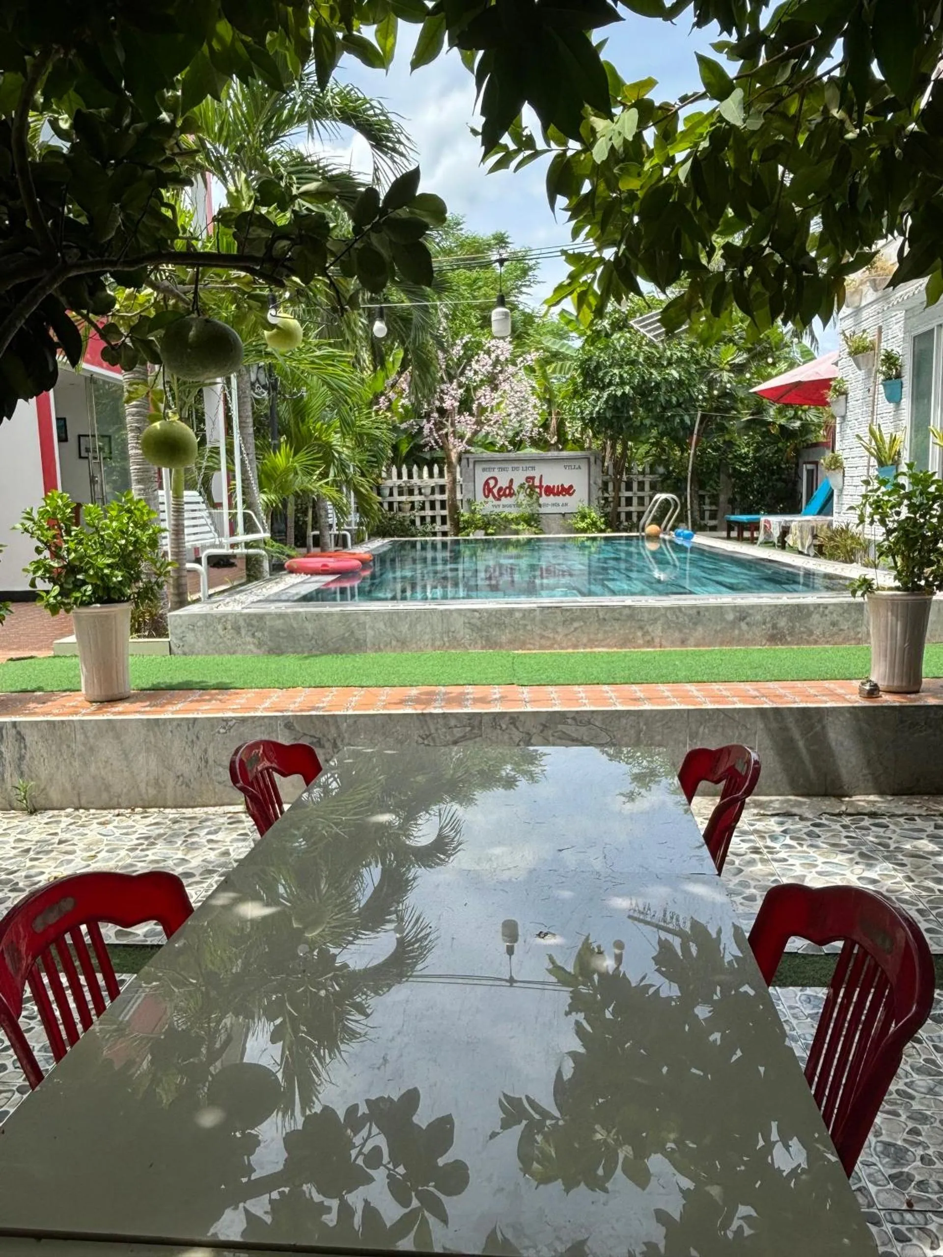Garden in Red House Homestay - Villa