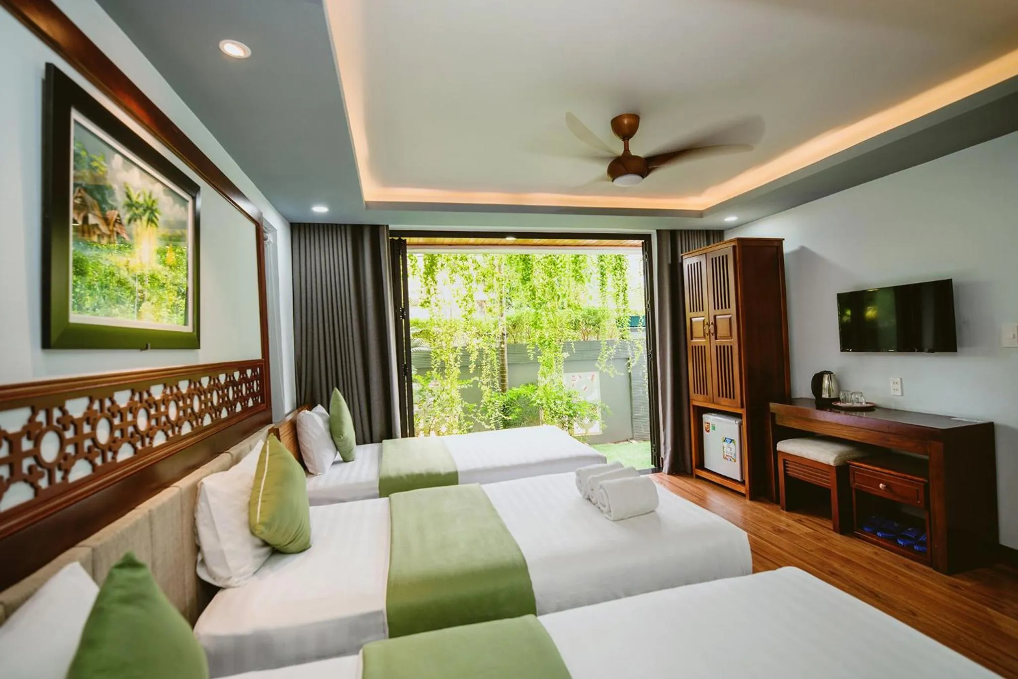 Bed in Tue Tam Garden Villa