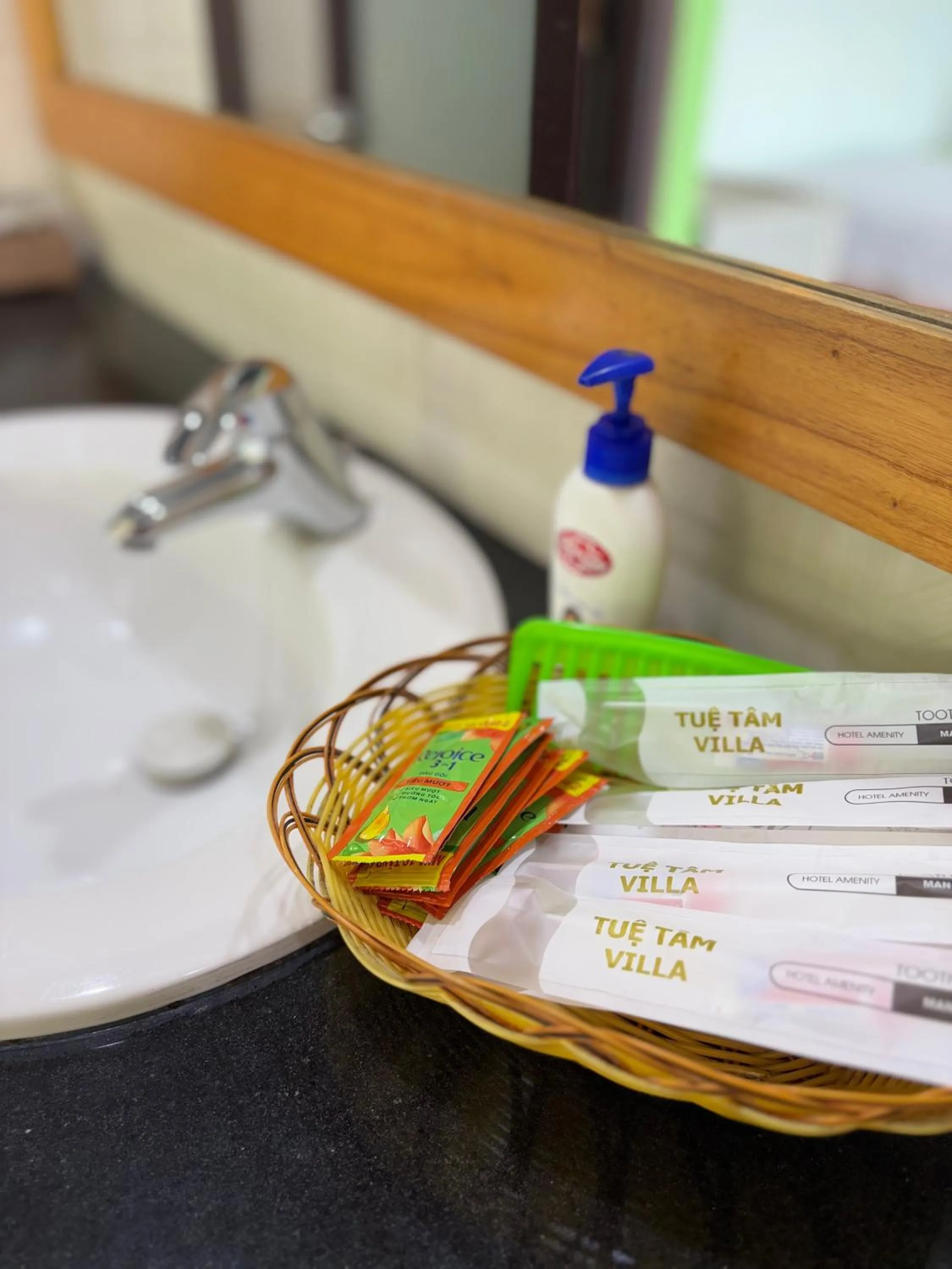 Bathroom in Tue Tam Garden Villa