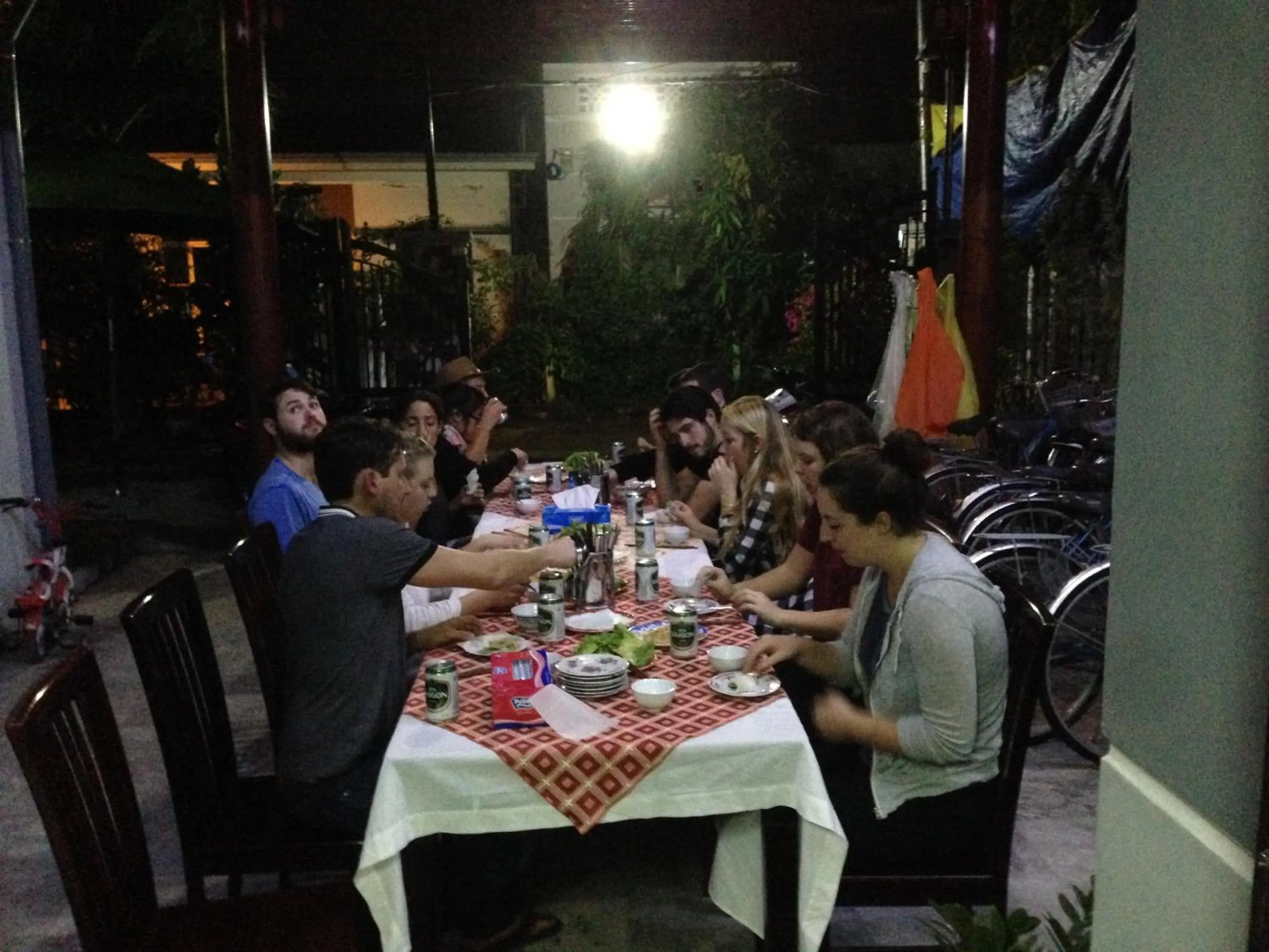 Restaurant/places to eat in Tue Tam Garden Villa