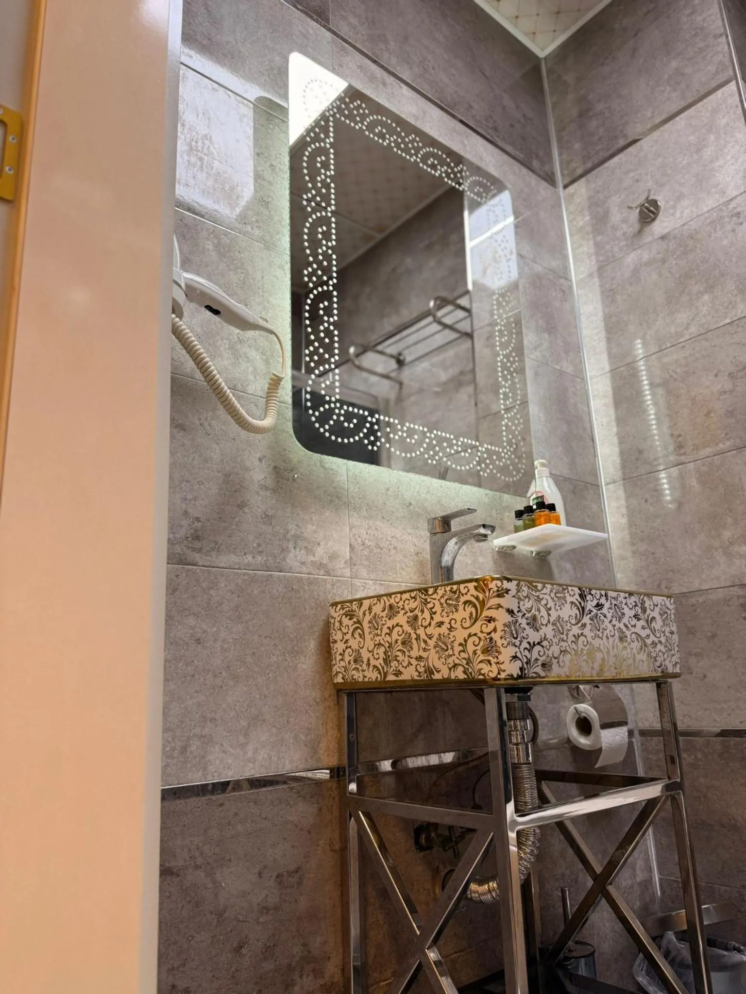 Shower in Whıte Moon Hotel Suites