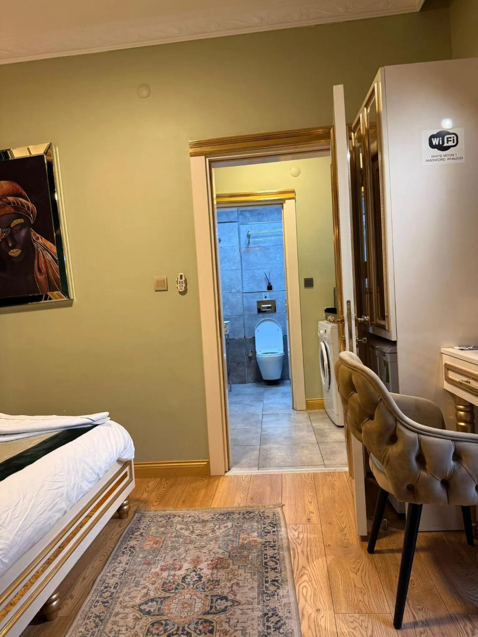 Living room, Bed in Whıte Moon Hotel Suites