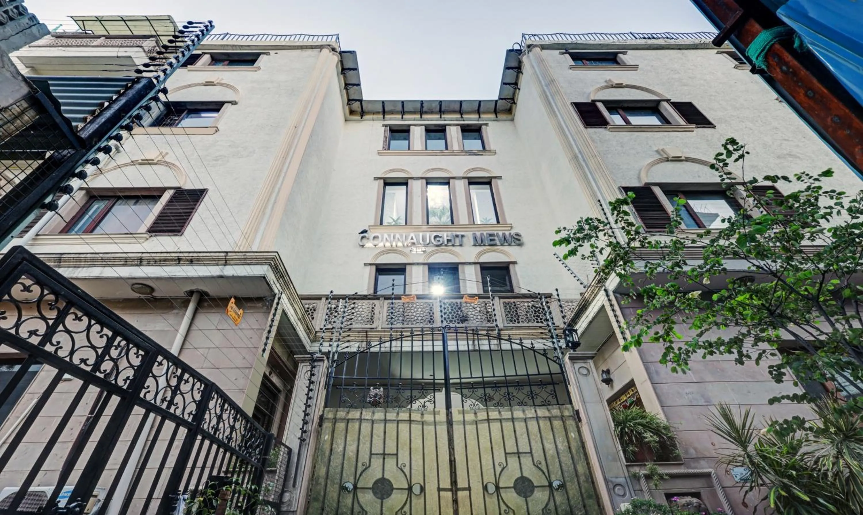 Property building in Itsy Hotels Connaught Mews