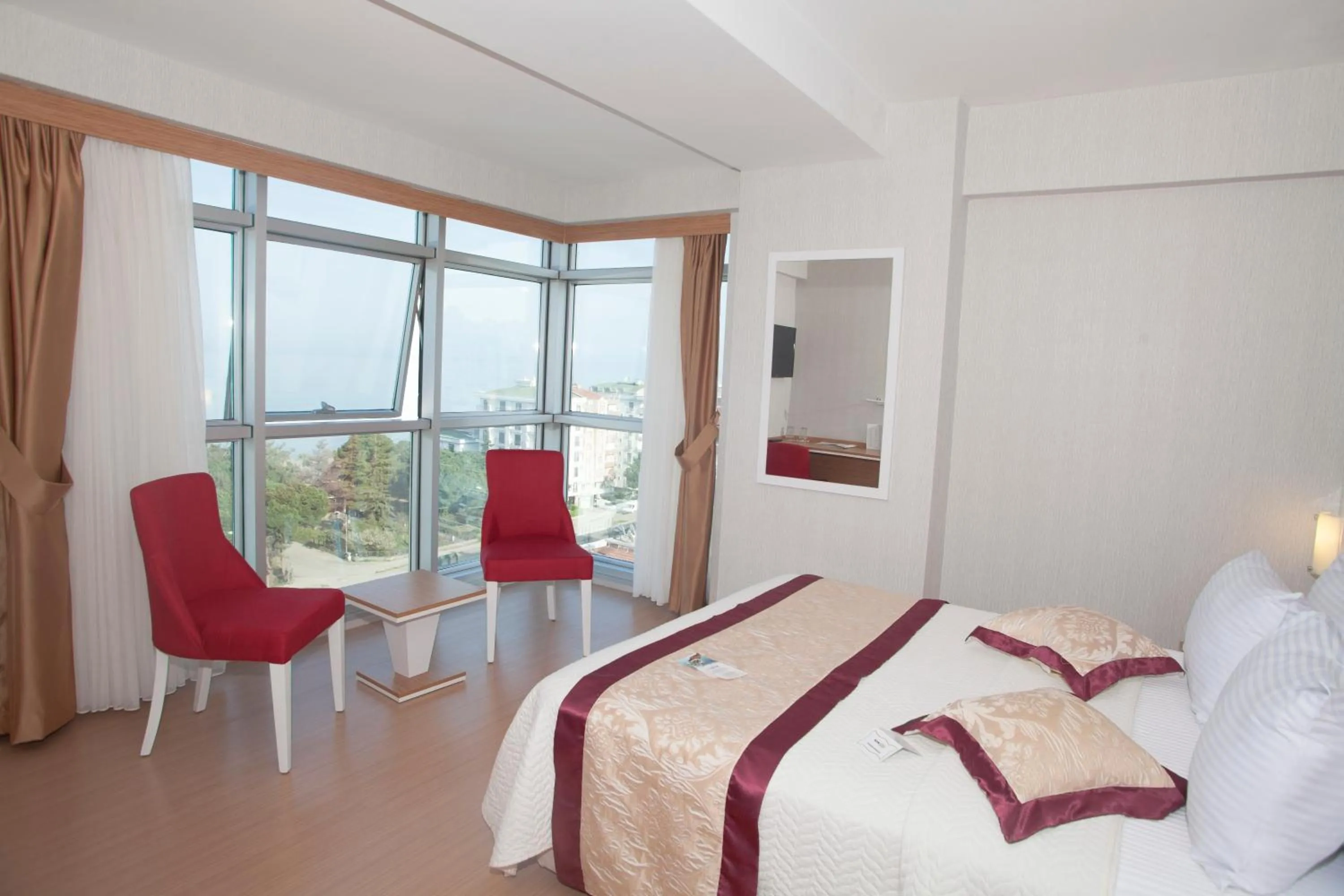 Sea view, Bed in Samsun Konaks