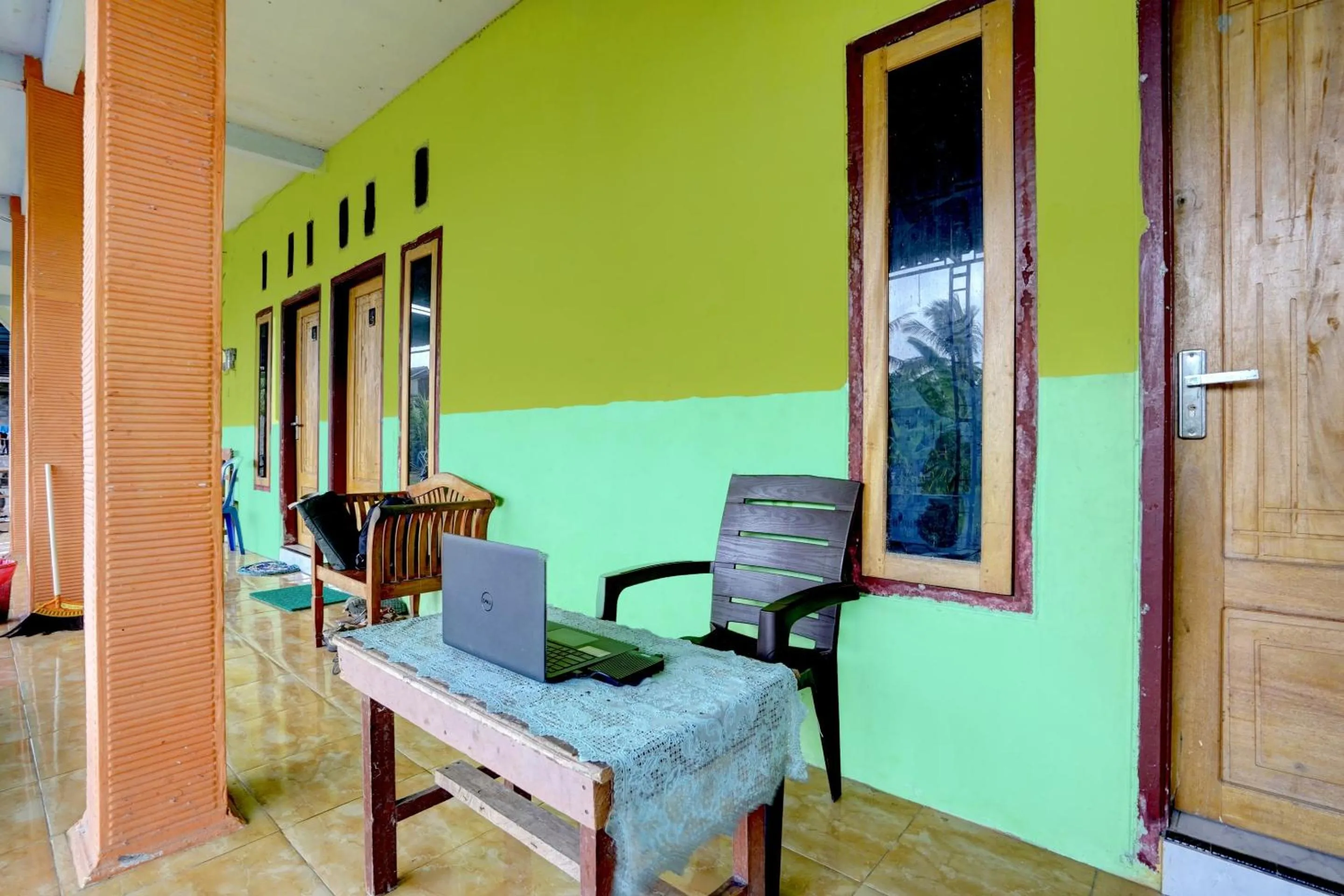 Lobby or reception in Hotel O Anisah Adil Homestay SyariahNearsmart Kampung Desa Pakistaji