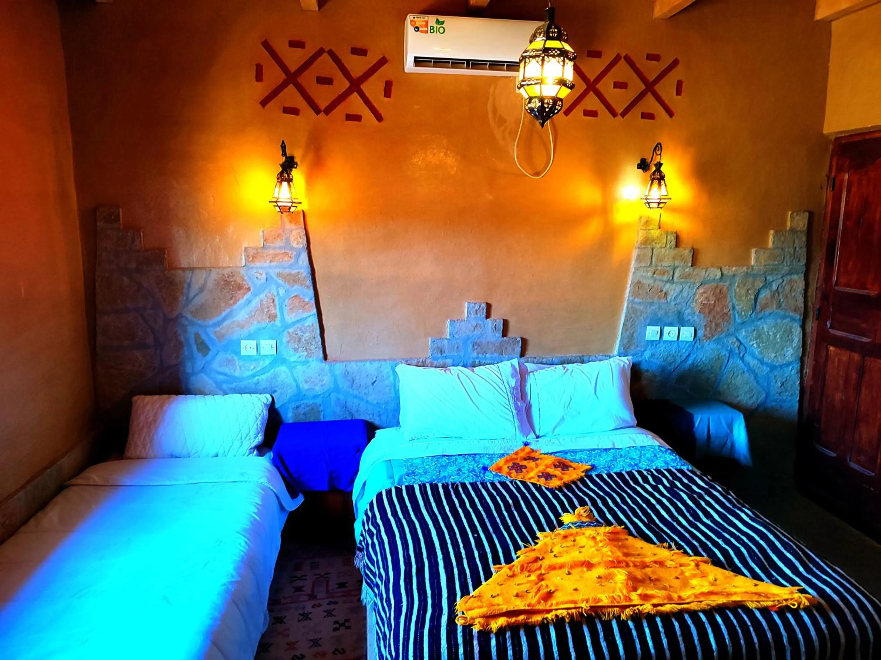 Bed in Auberge restaurant Afoud