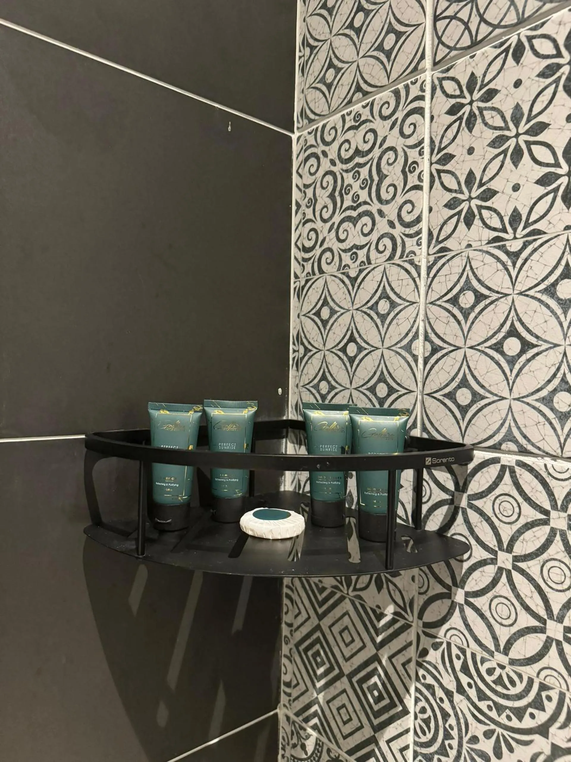 Toilet in Le'genda Hotel