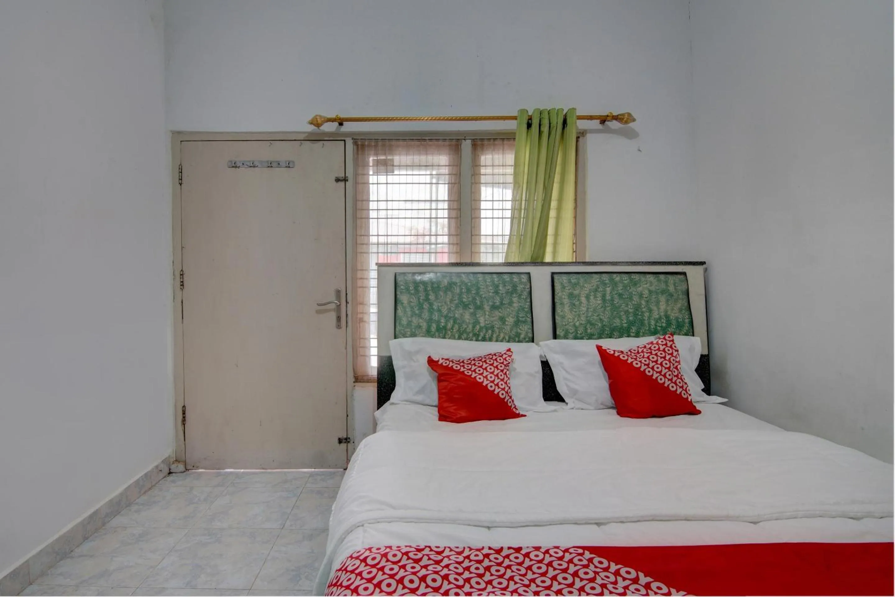 Bedroom, Bed in OYO 92833 Penginapan Syariah