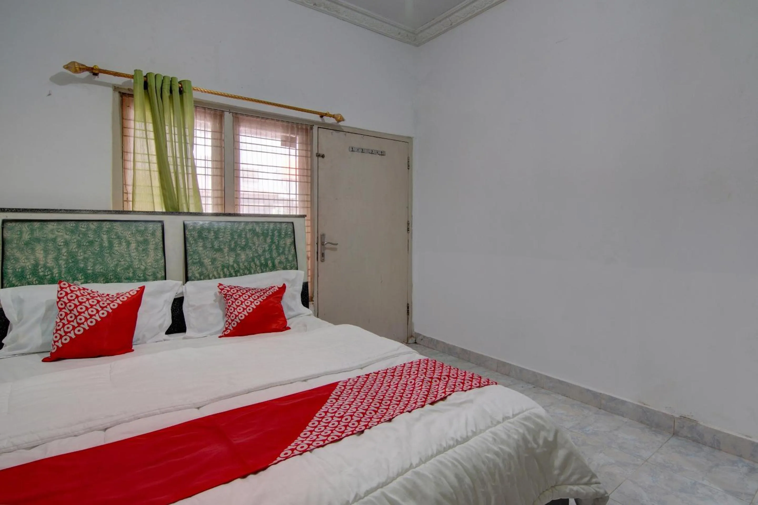 Bedroom, Bed in OYO 92833 Penginapan Syariah