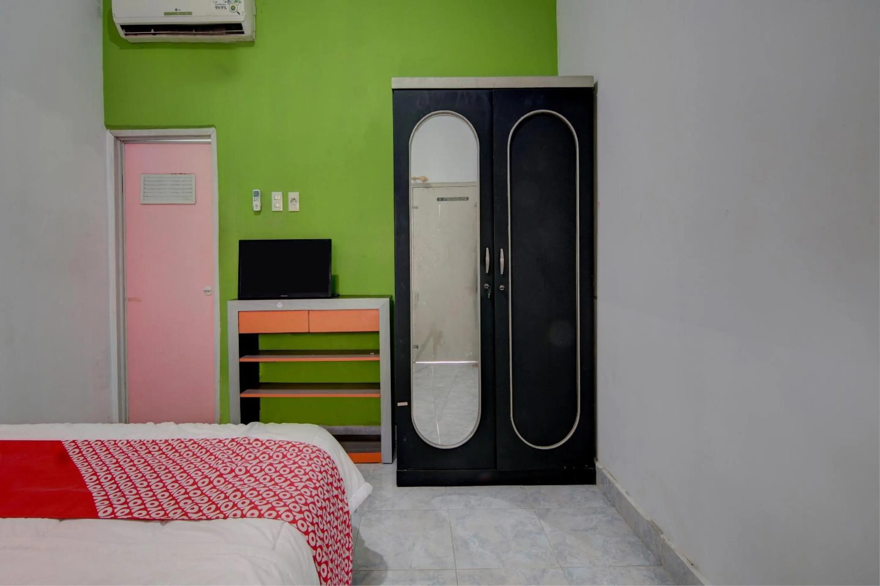 Bedroom, Bed in OYO 92833 Penginapan Syariah