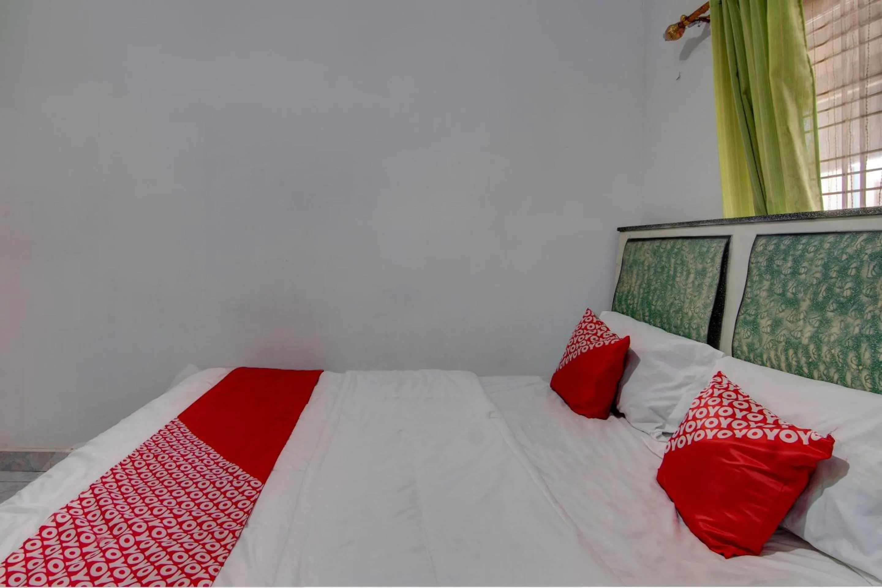 Bedroom, Bed in OYO 92833 Penginapan Syariah