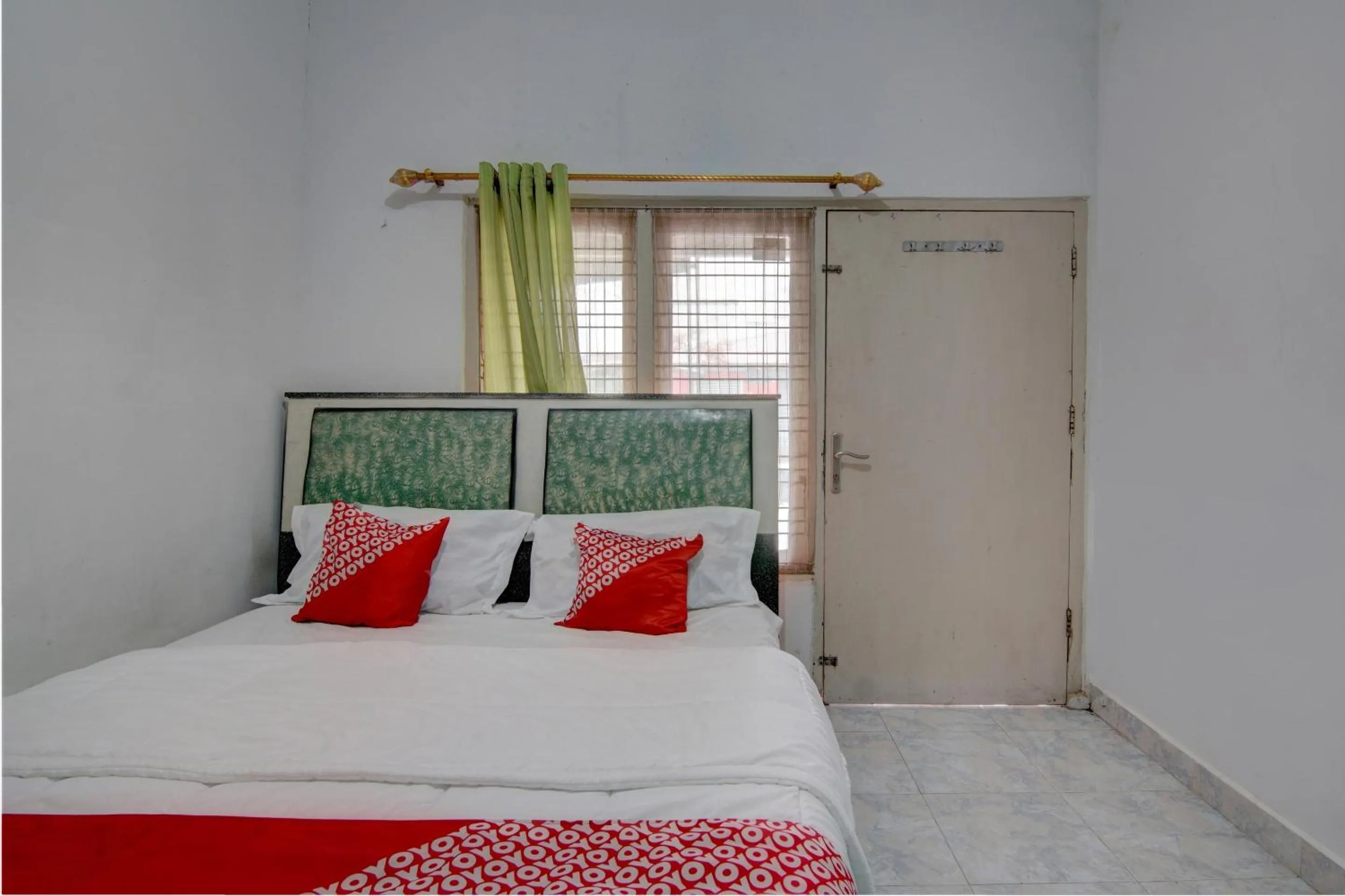 Bedroom, Bed in OYO 92833 Penginapan Syariah