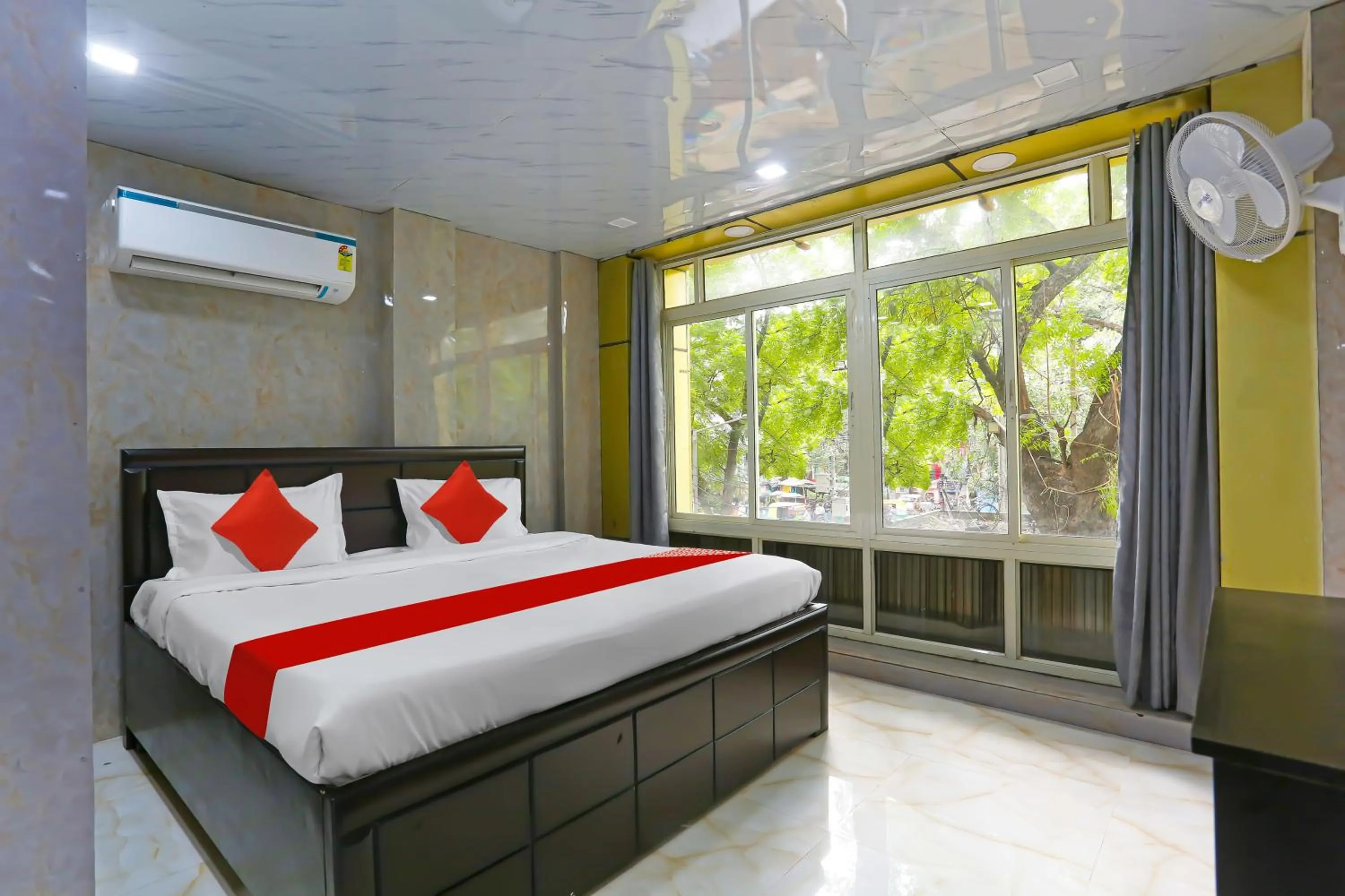 Bedroom in Hotel O Happy Hours