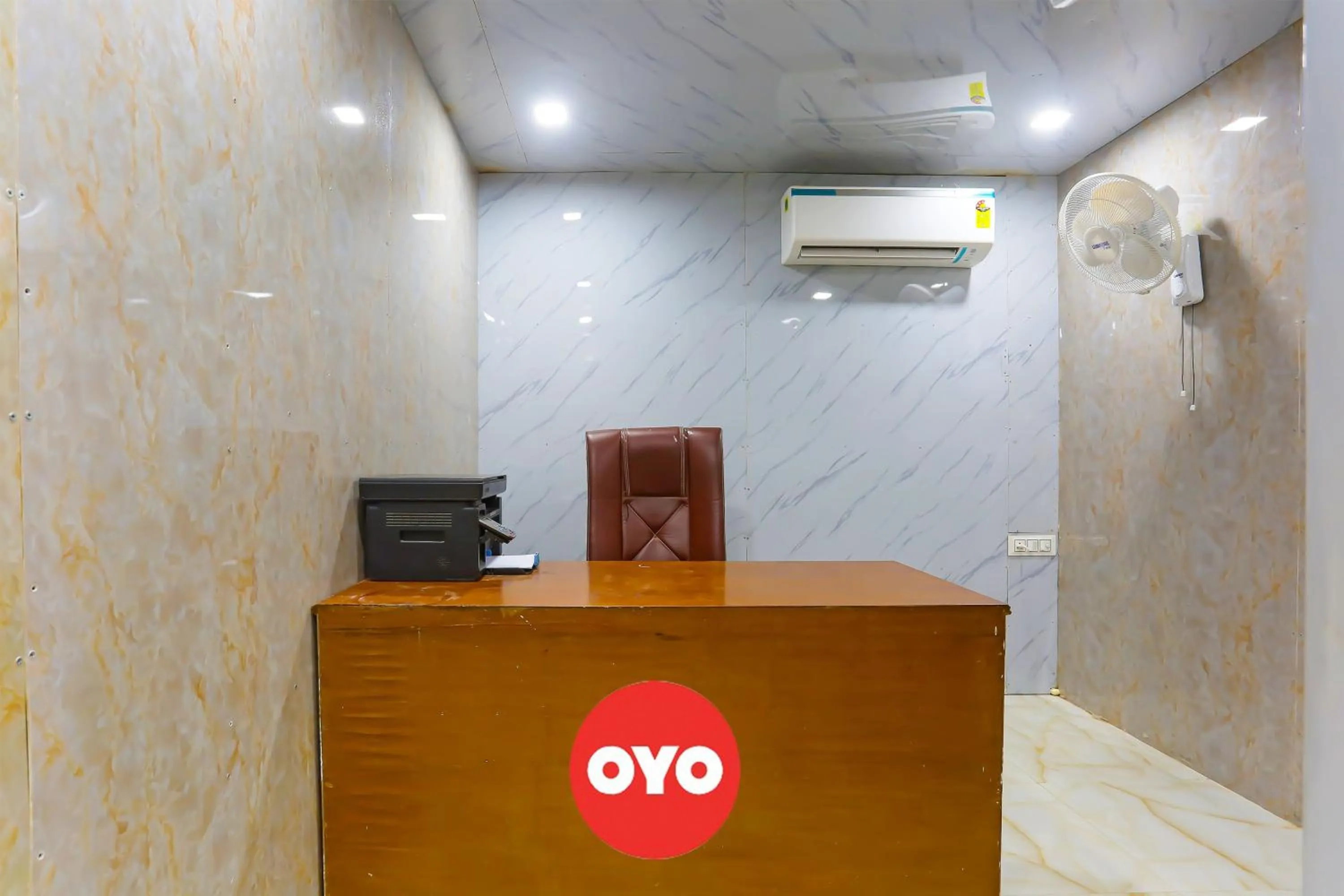 Lobby or reception in Hotel O Happy Hours