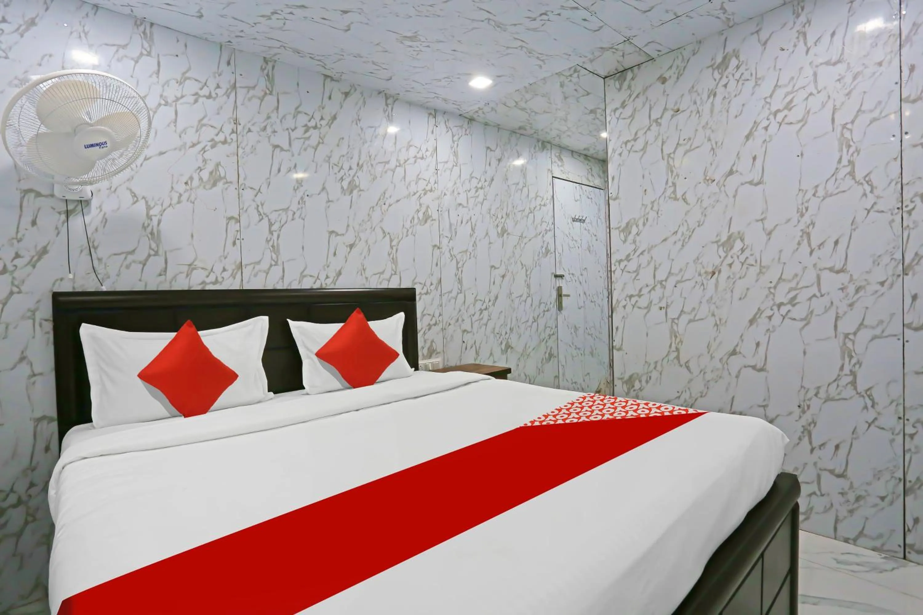 Bedroom in Hotel O Happy Hours