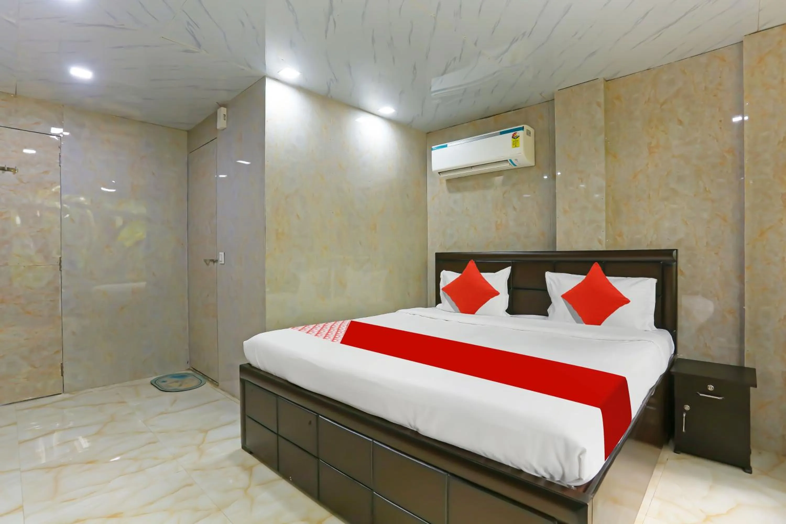 Bedroom in Hotel O Happy Hours