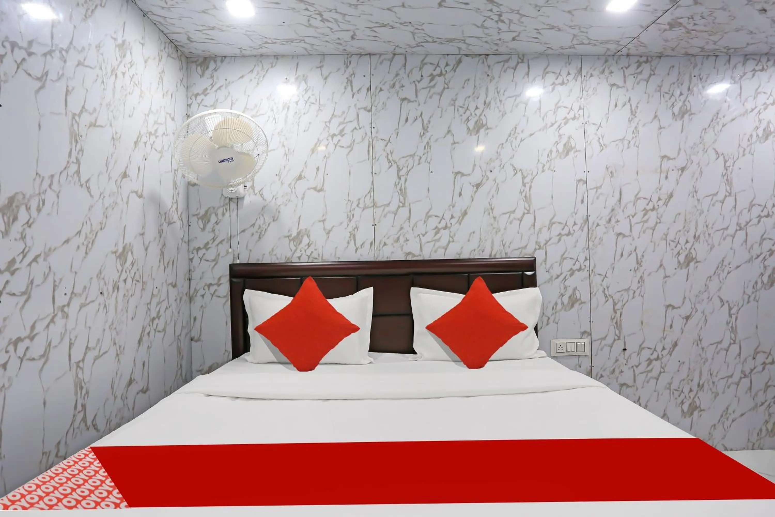 Bedroom in Hotel O Happy Hours