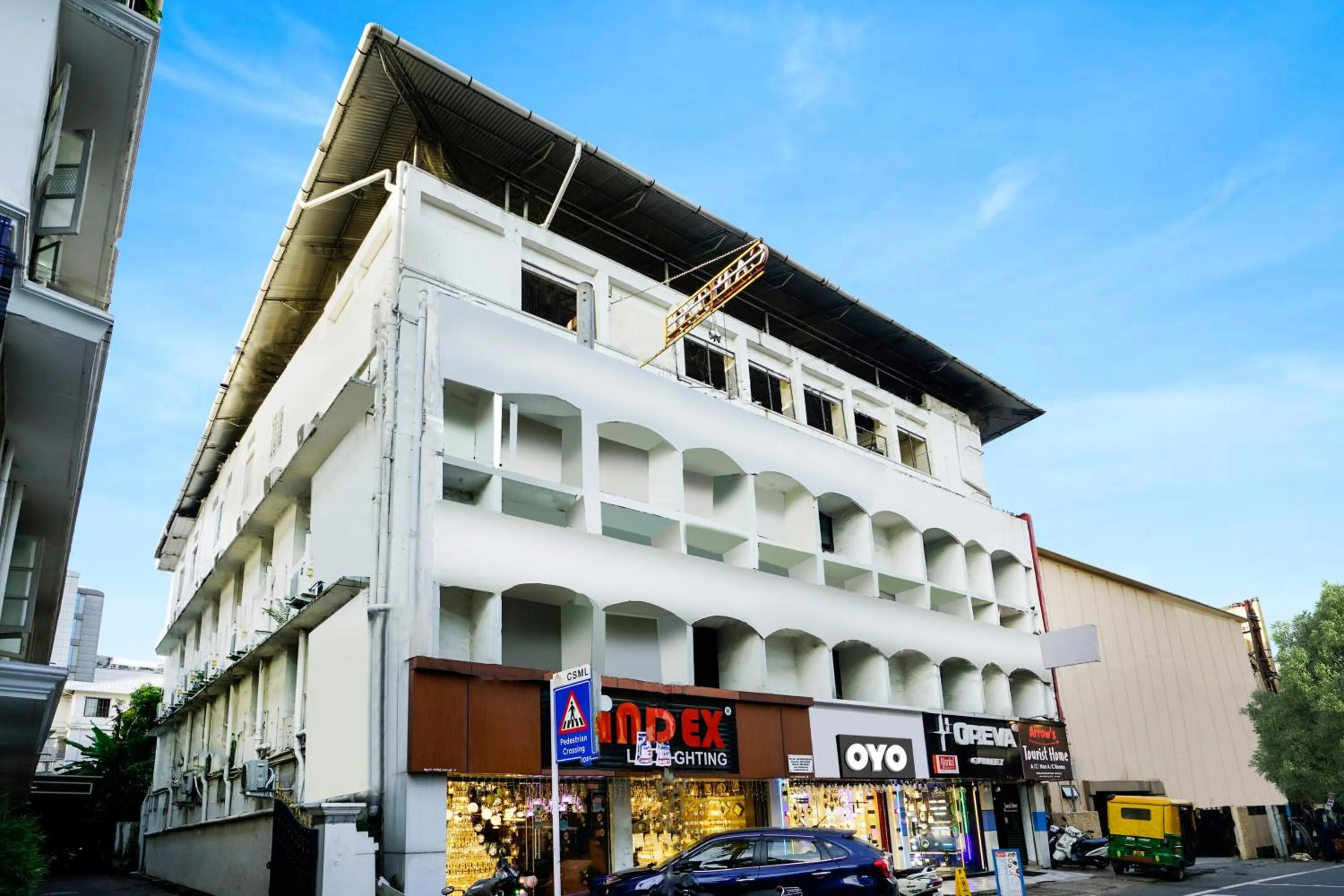 Facade/entrance, Property Building in OYO Flagship Arrows Tourist Home