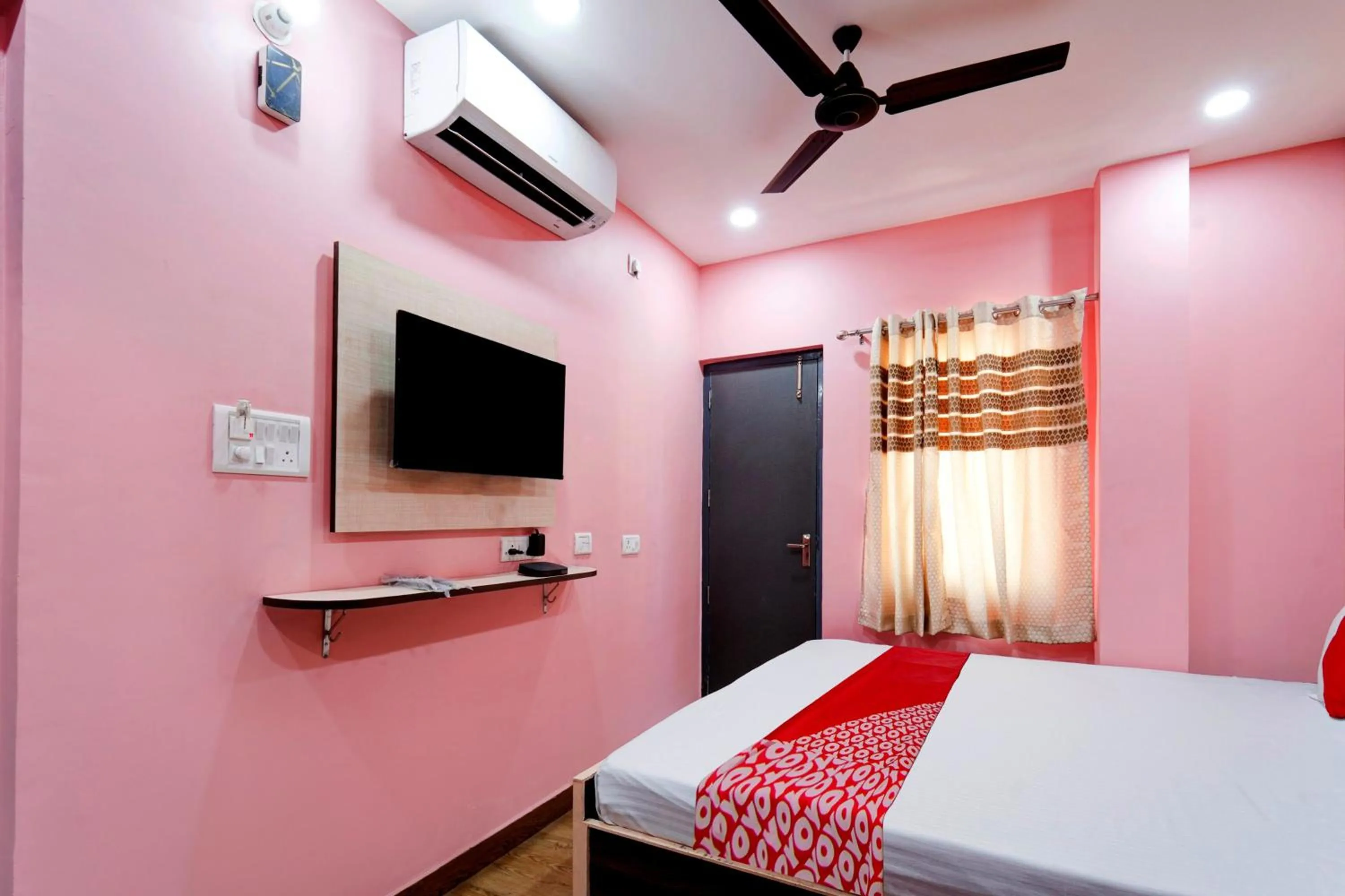 Bedroom in Hotel O Jai Jagannath Inn