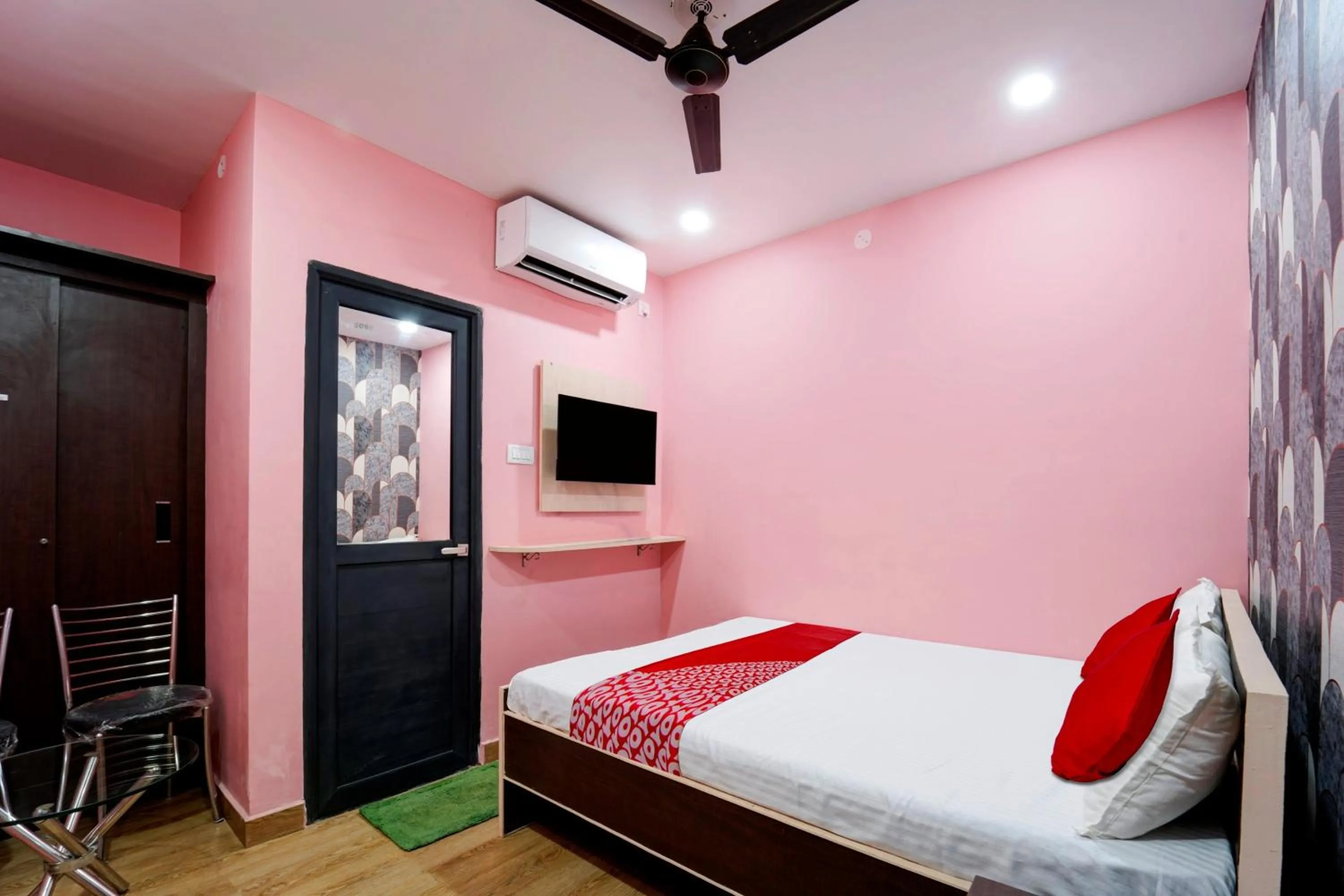 Bedroom in Hotel O Jai Jagannath Inn