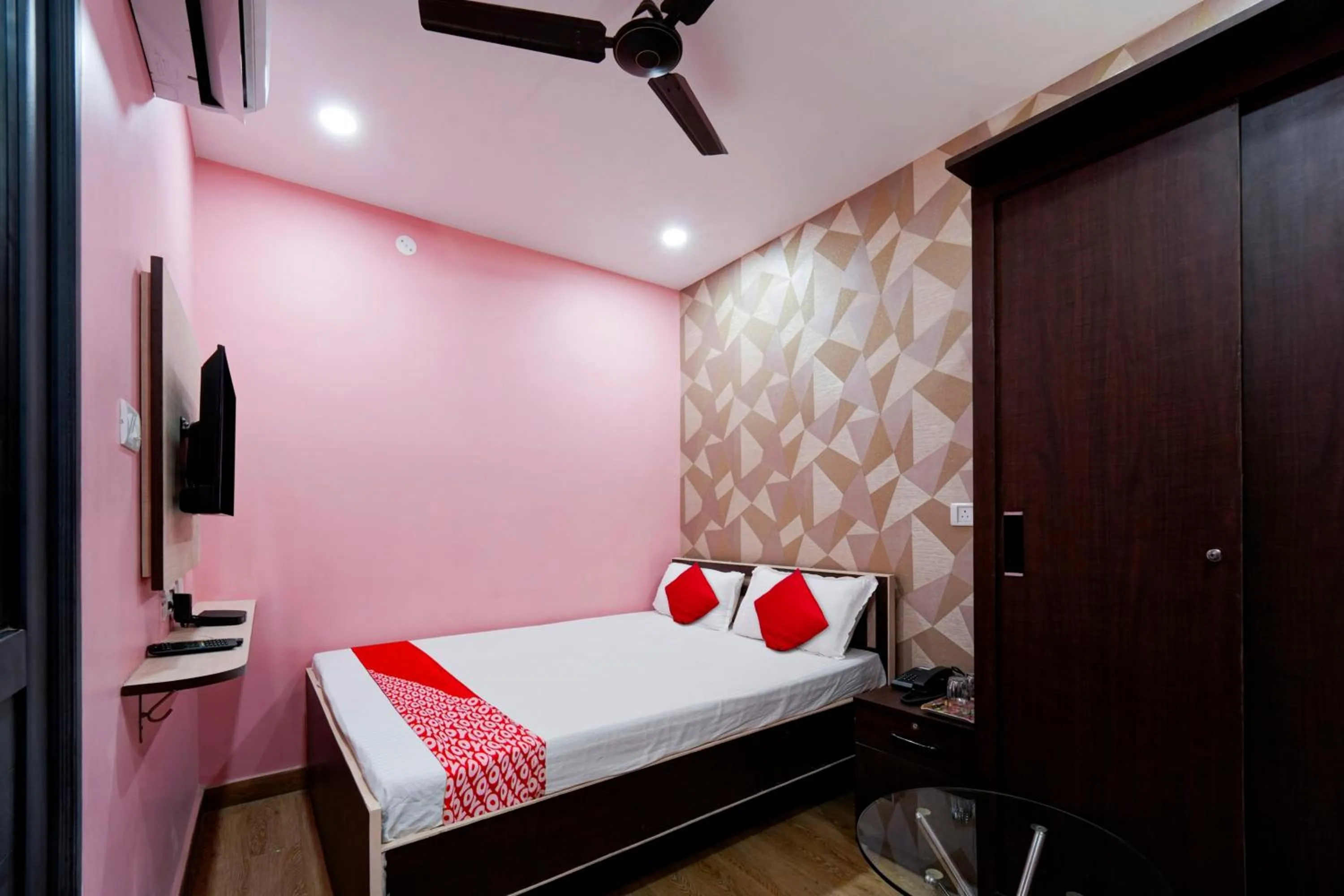 Bedroom in Hotel O Jai Jagannath Inn