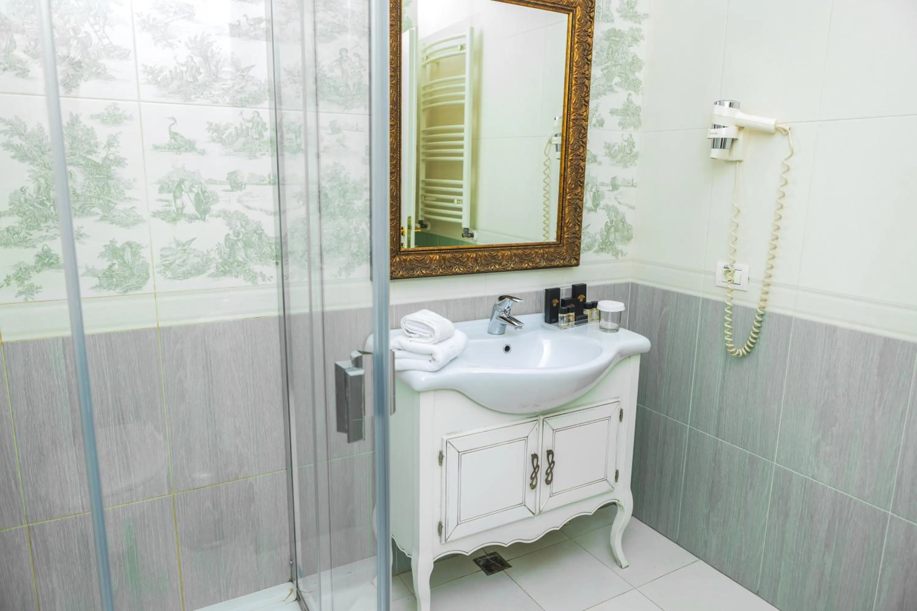 Shower in Villa Boutique Lafayette