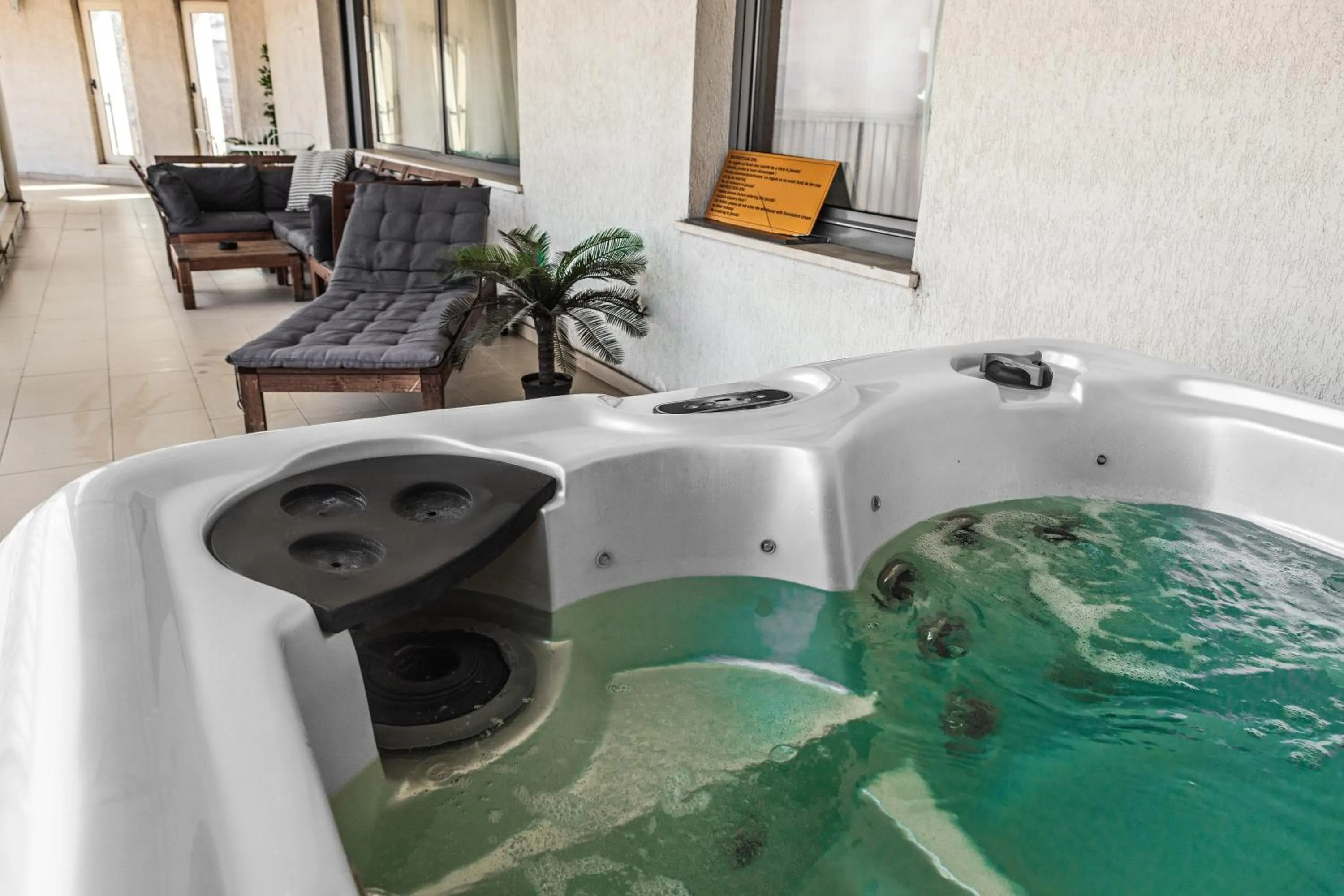 Hot Tub in Villa Boutique Lafayette