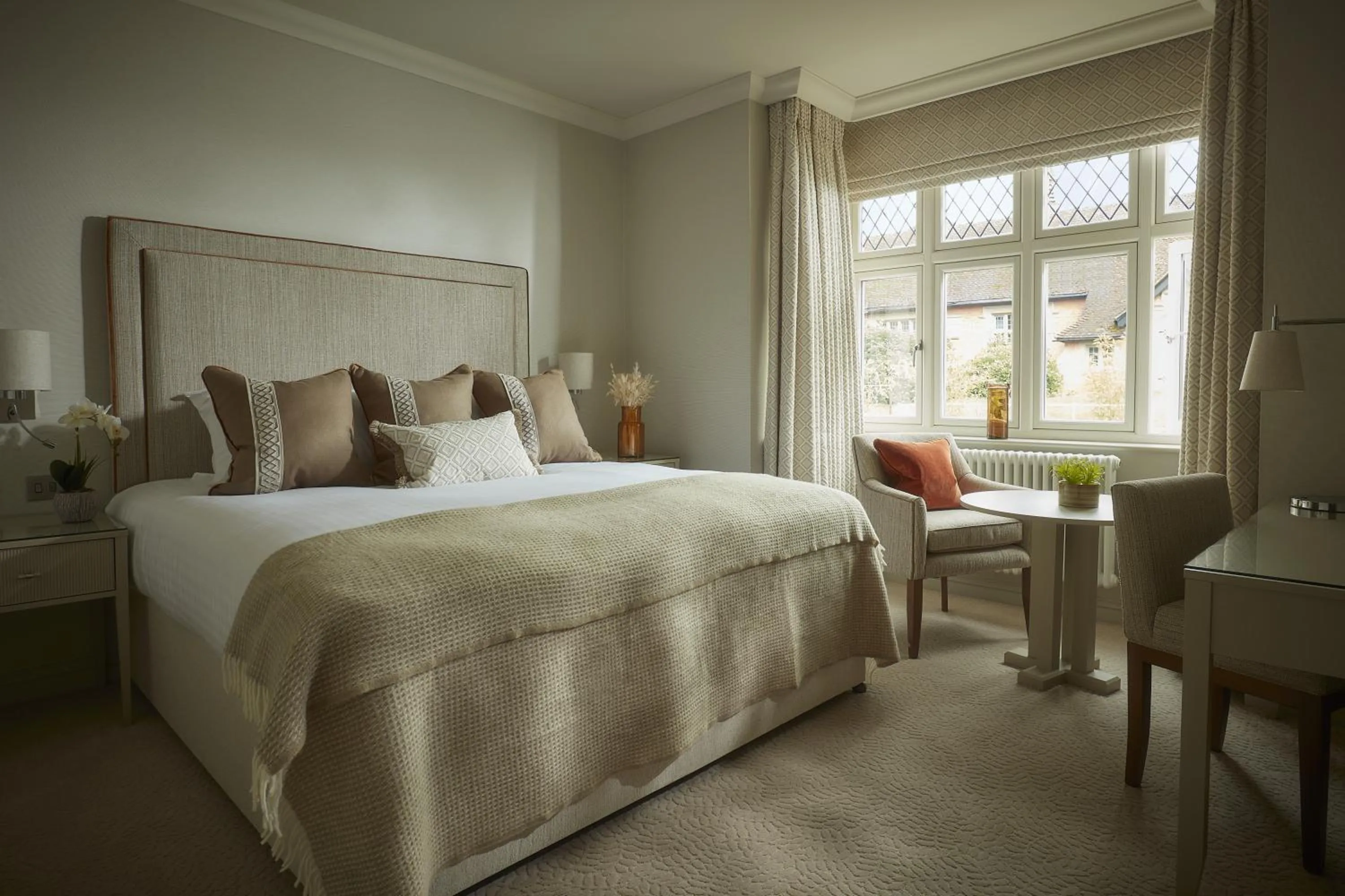 Bedroom, Bed in Brockencote Hall