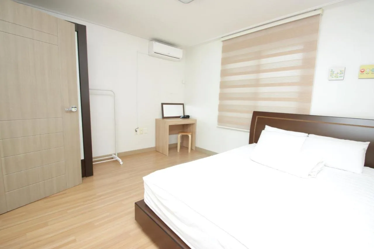 Bed in Jeju Soranghozen Pension