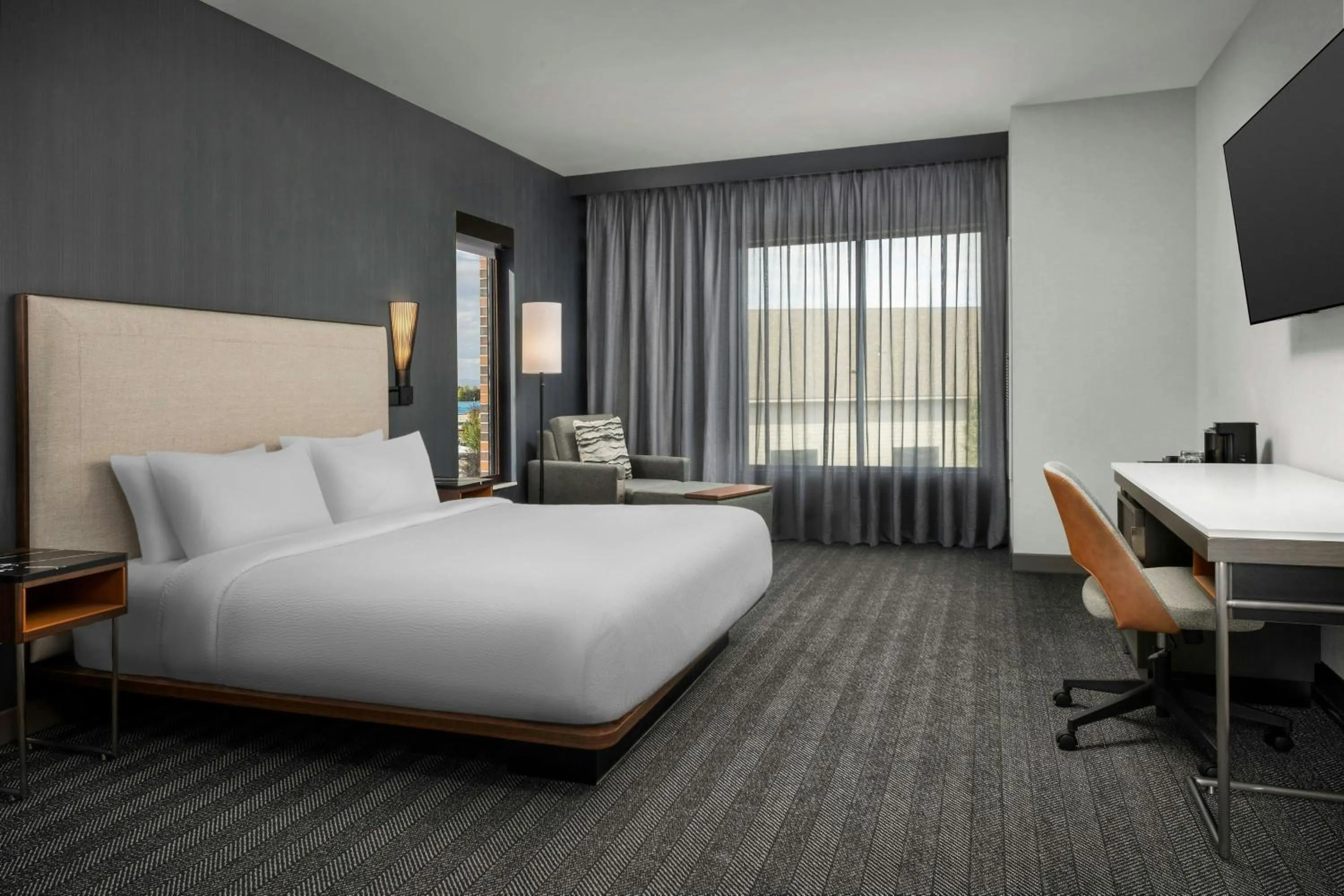 Photo of the whole room, Bed in Courtyard by Marriott Bozeman