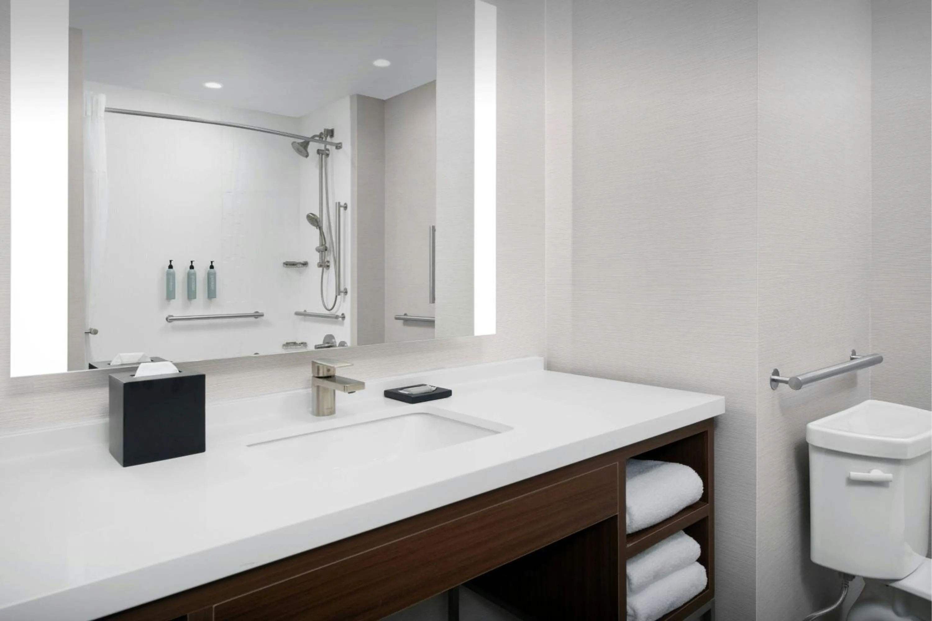 Photo of the whole room in Courtyard by Marriott Bozeman