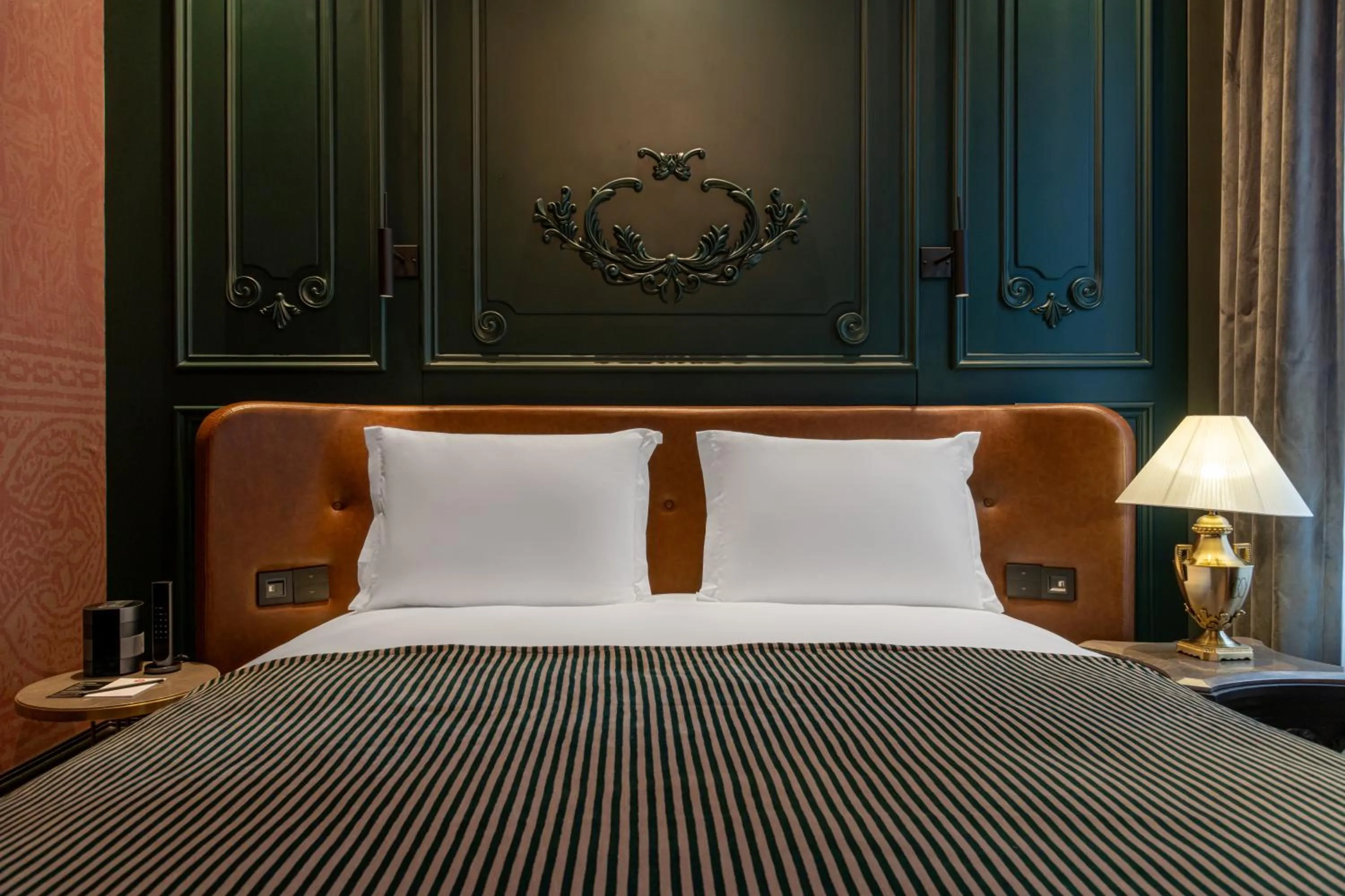 Bedroom, Bed in Orient Occident Hotel Istanbul, Autograph Collection