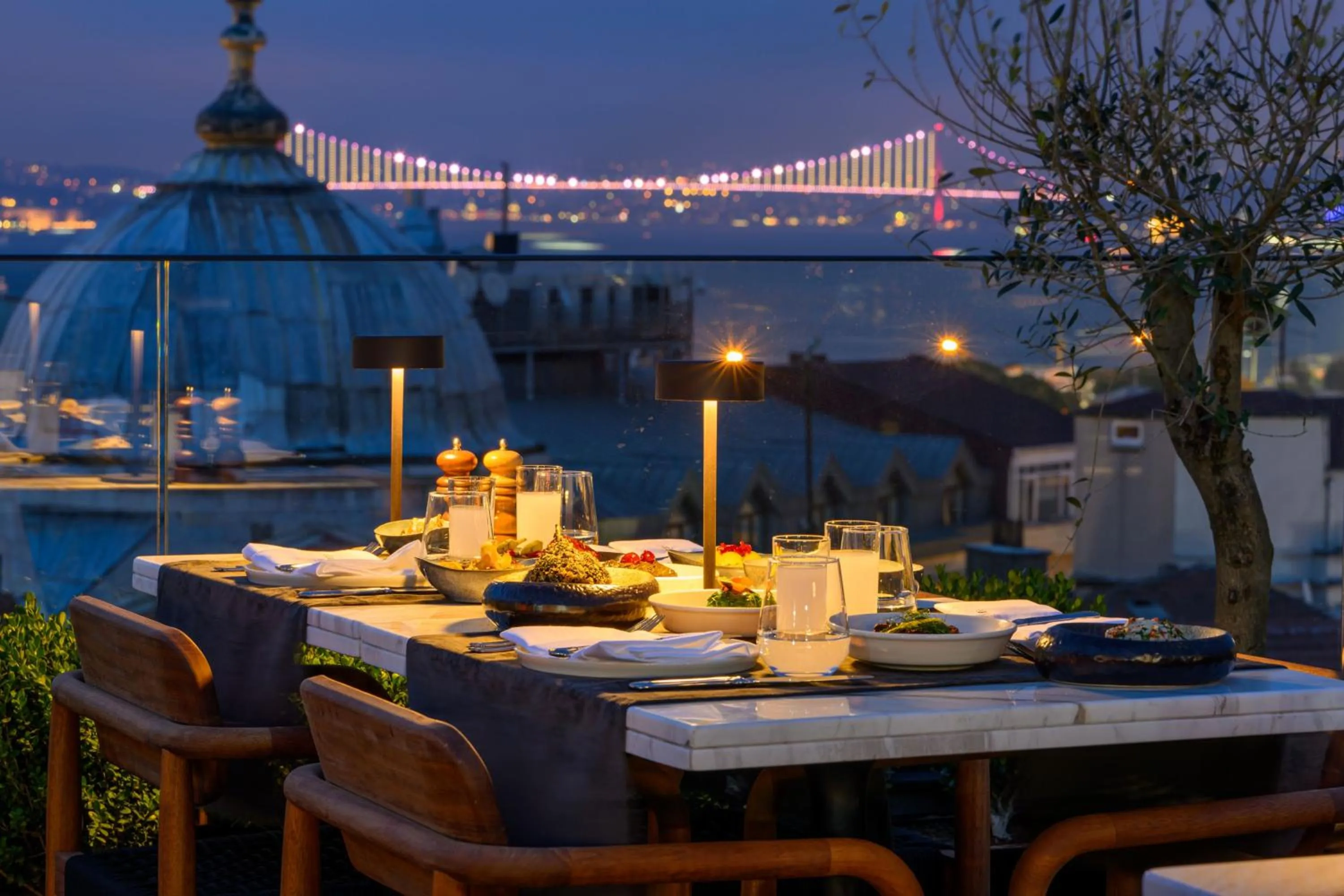 Restaurant/places to eat in Orient Occident Hotel Istanbul, Autograph Collection