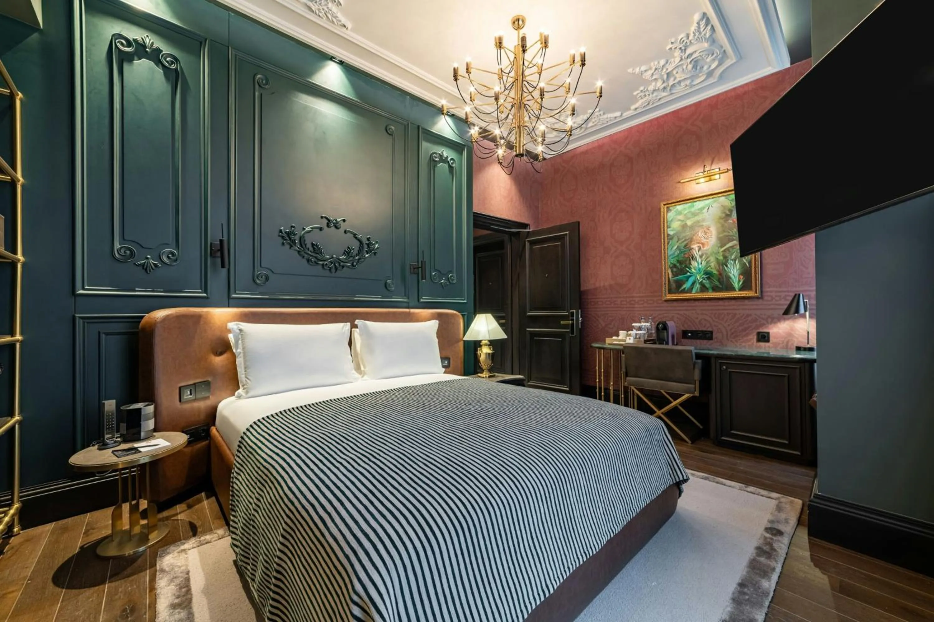 Photo of the whole room, Bed in Orient Occident Hotel Istanbul, Autograph Collection