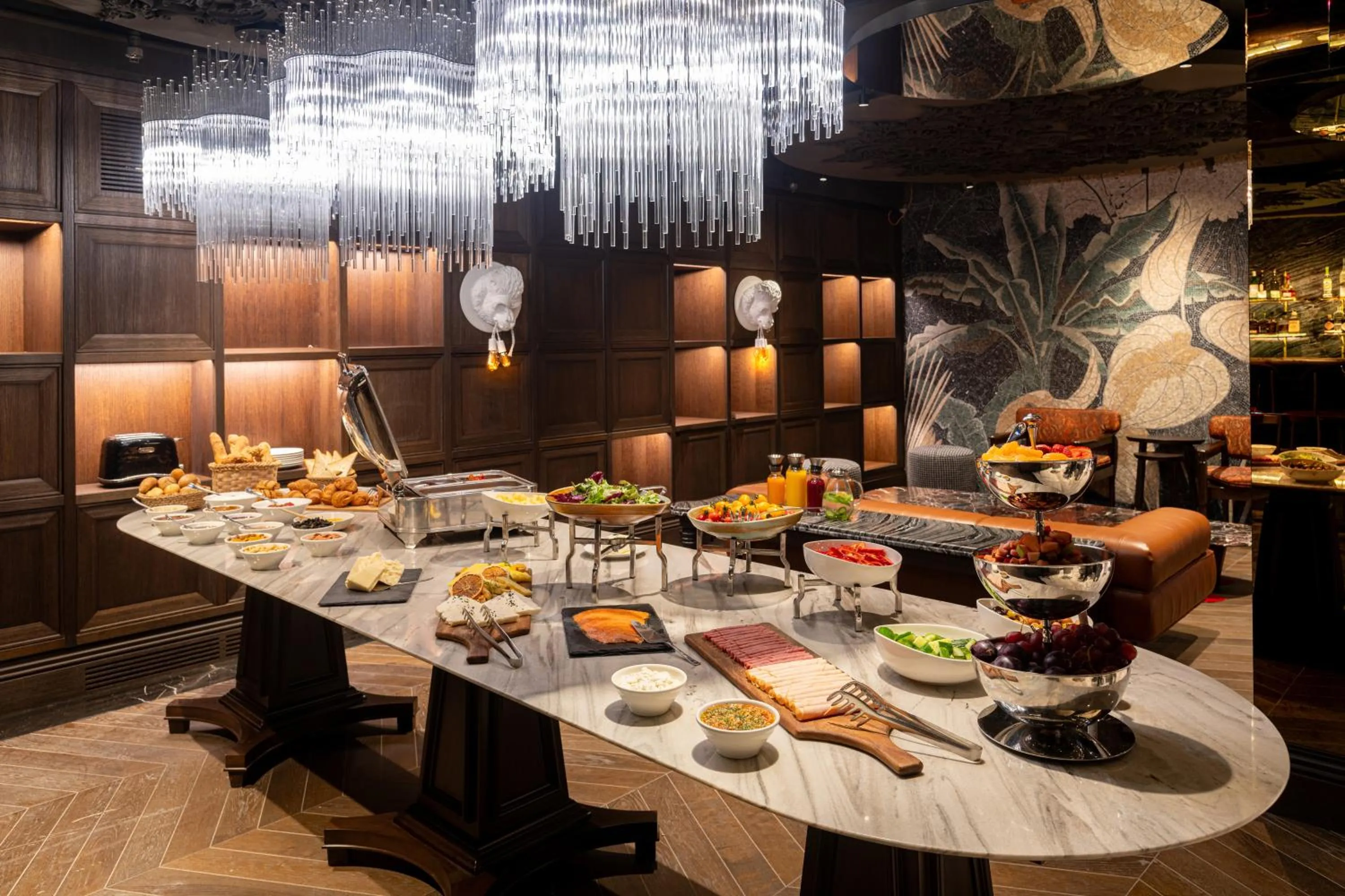 Food and drinks in Orient Occident Hotel Istanbul, Autograph Collection
