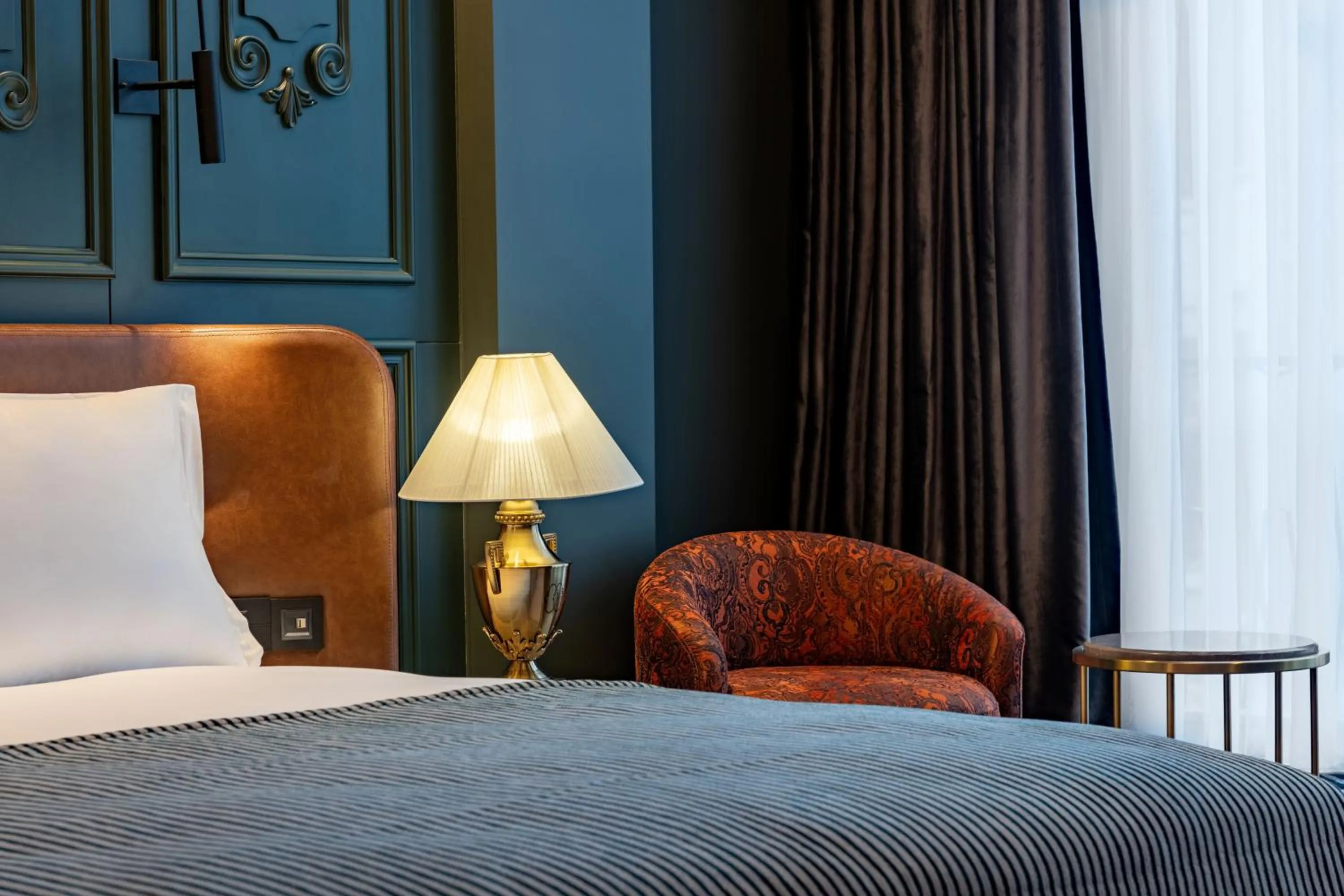 Bedroom, Bed in Orient Occident Hotel Istanbul, Autograph Collection