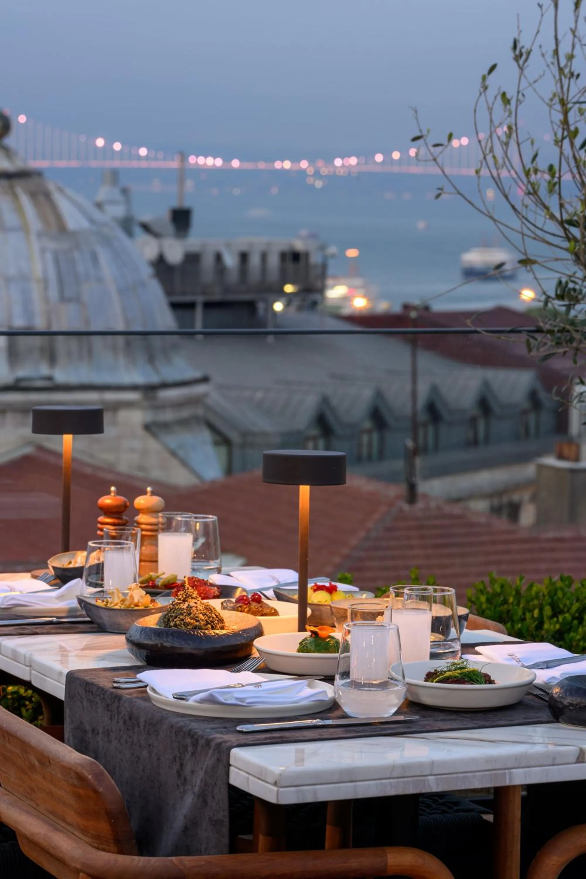 Restaurant/places to eat in Orient Occident Hotel Istanbul, Autograph Collection