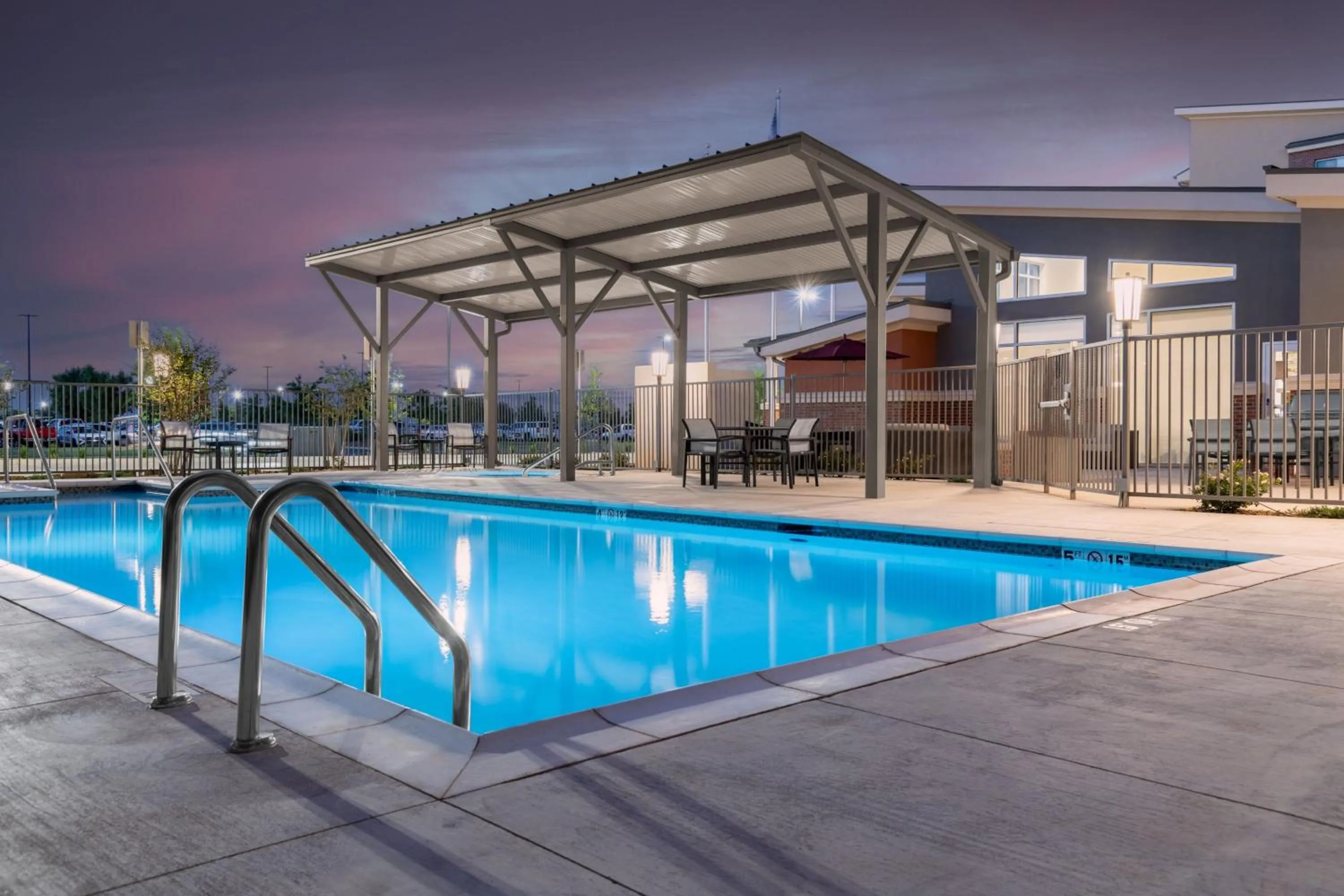 Swimming pool in Residence Inn by Marriott Oklahoma City Norman