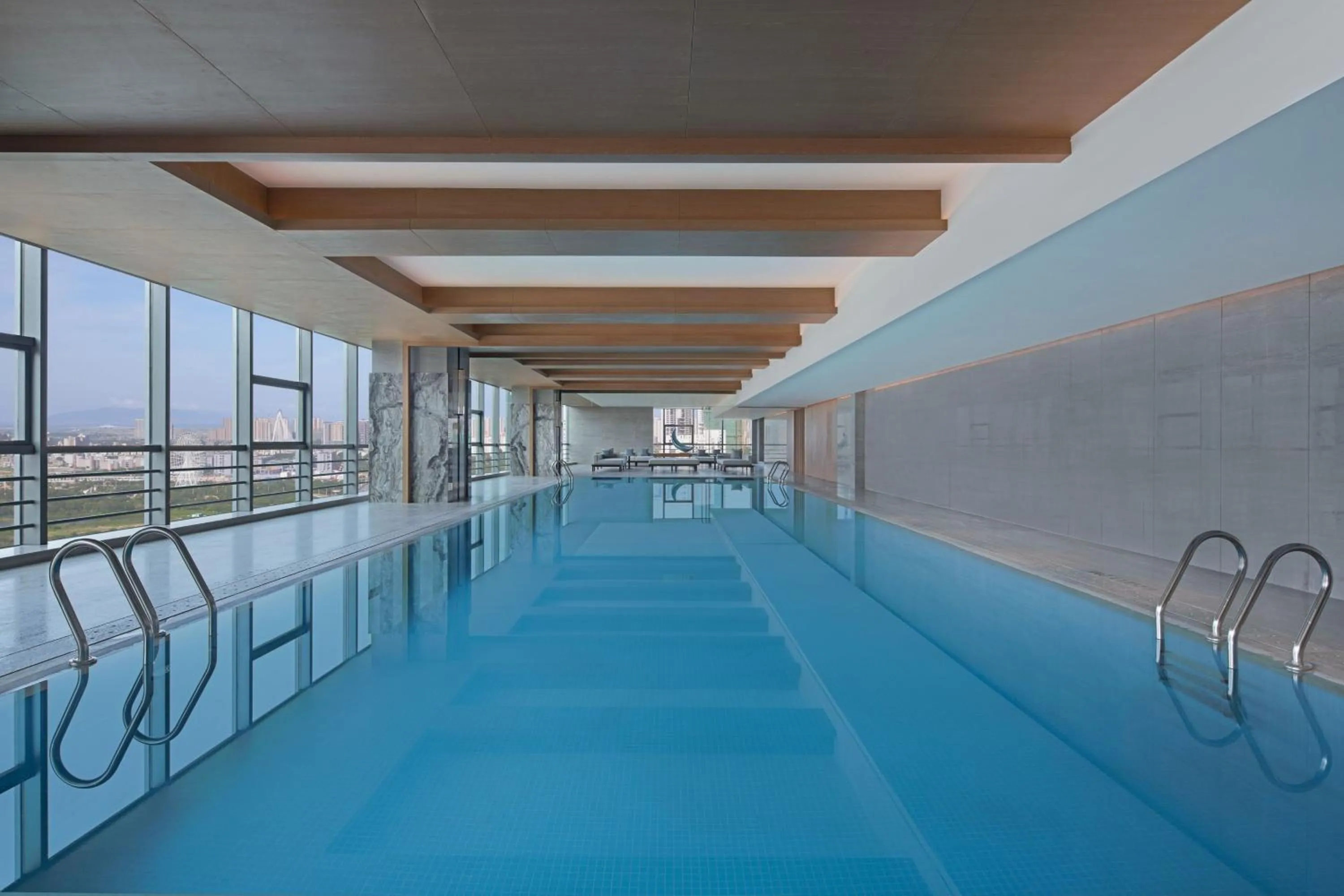 Swimming pool in Shantou Marriott Hotel