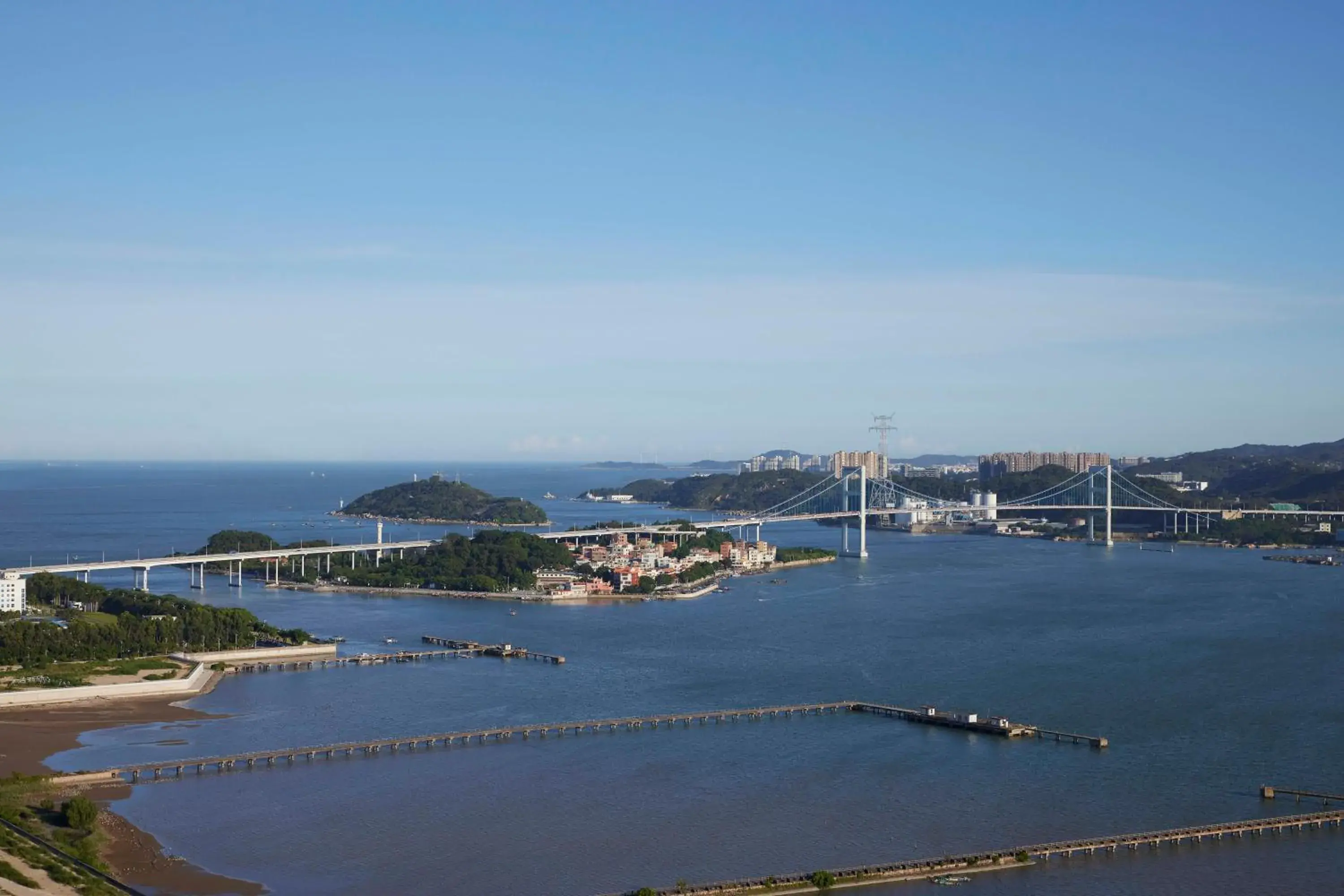 Double Room with Two Double Beds and Harbor View in Shantou Marriott Hotel Double Room with Two Double Beds and Harbor View in Shantou Marriott Hotel