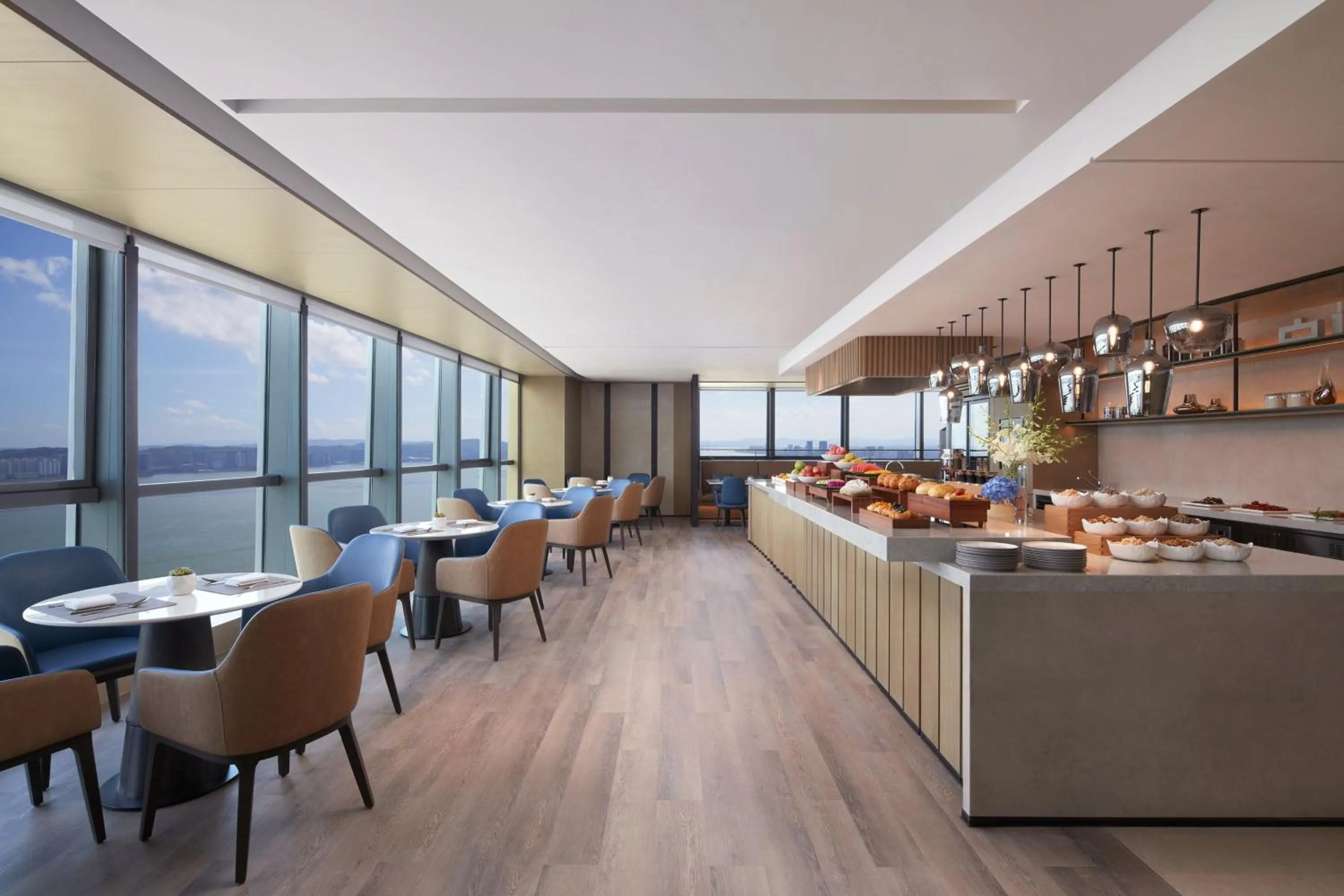 Lounge or bar in Shantou Marriott Hotel