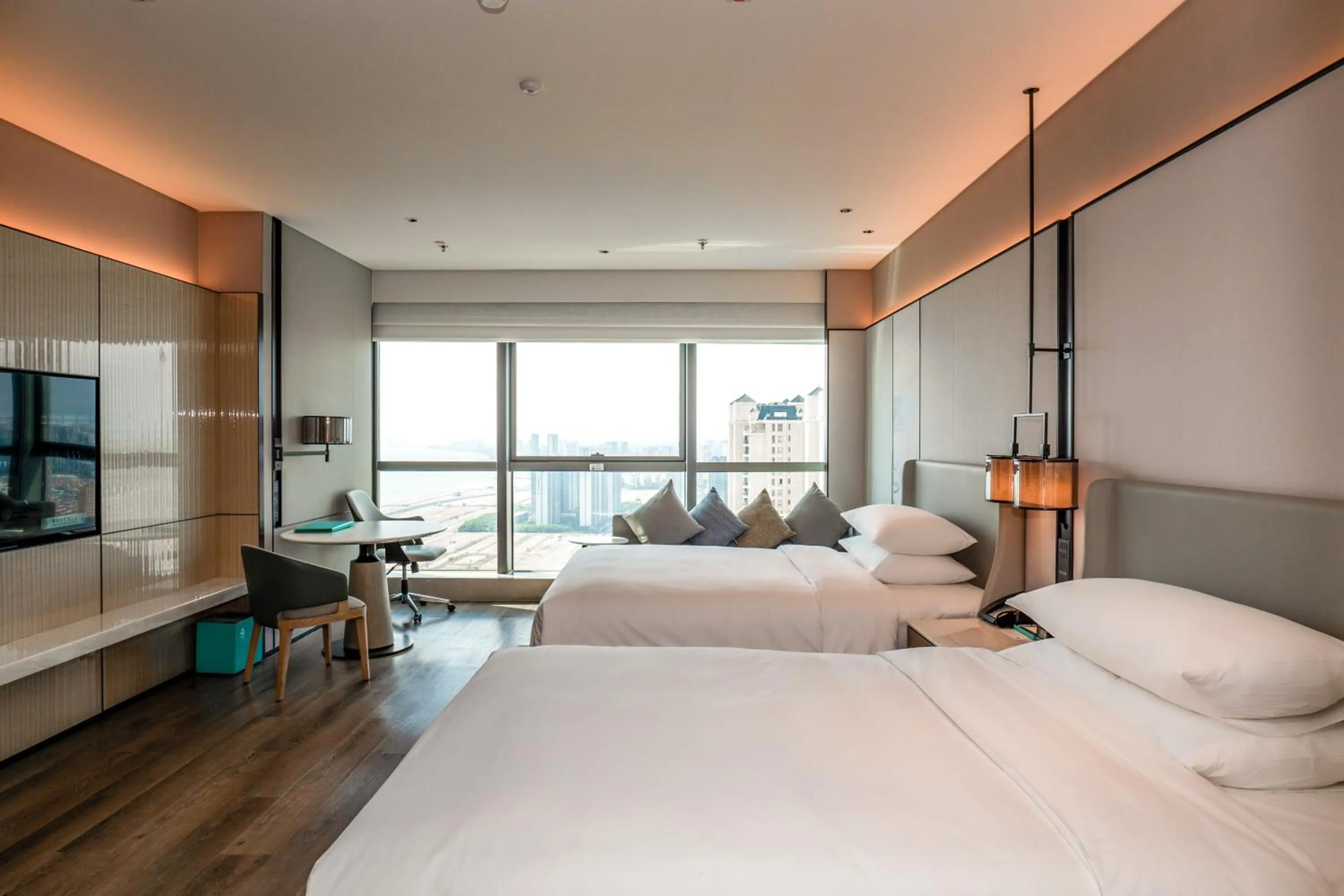 Photo of the whole room, Bed in Shantou Marriott Hotel