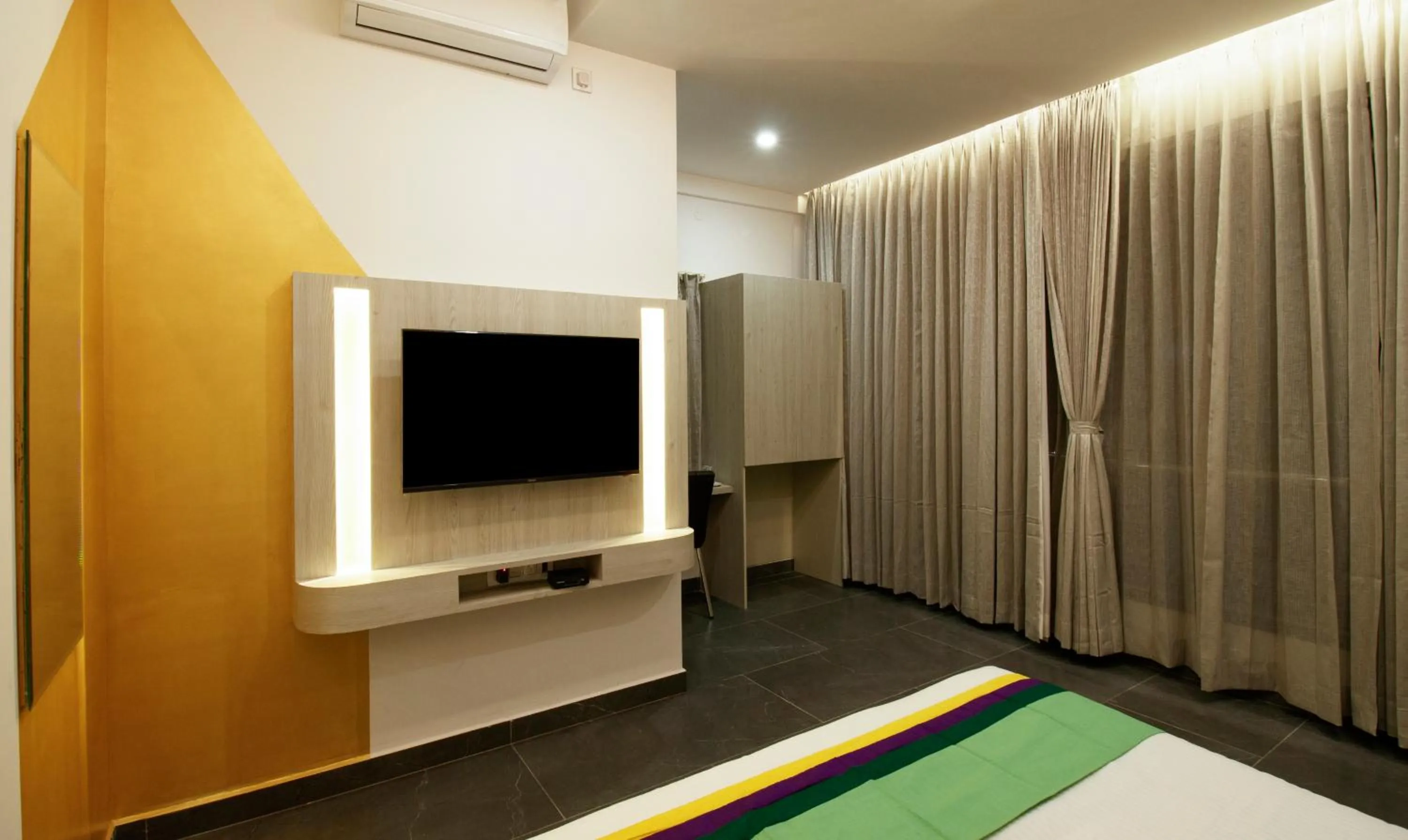 Bedroom, Bed in Itsy Hotels Silver Keys